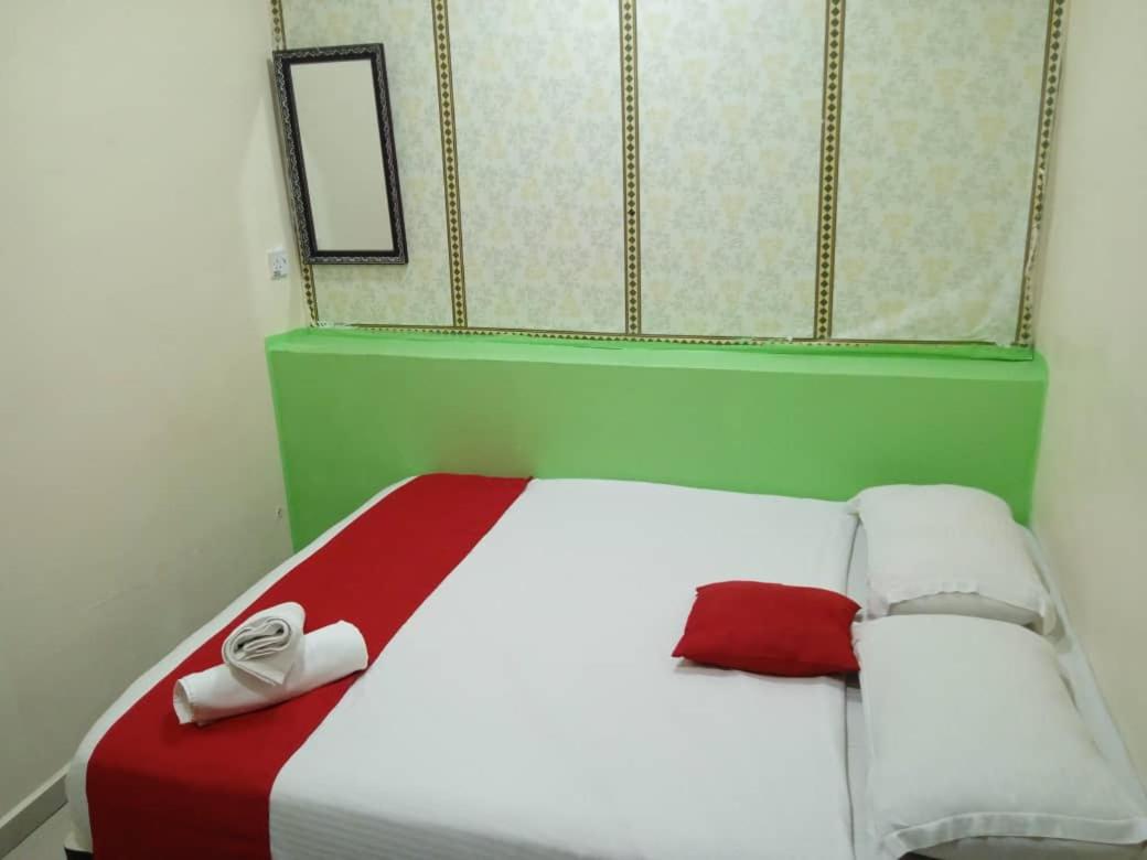 Budget Double Room - Photo 3
