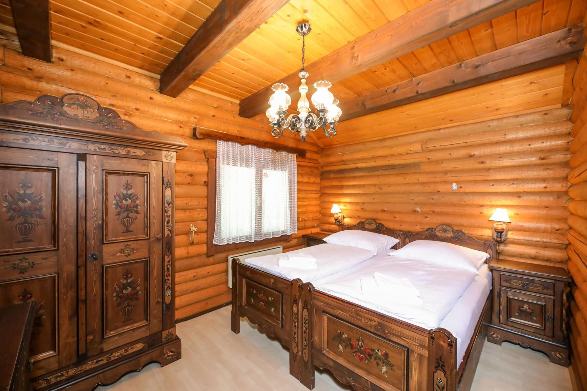 Four-Bedroom House photo 3