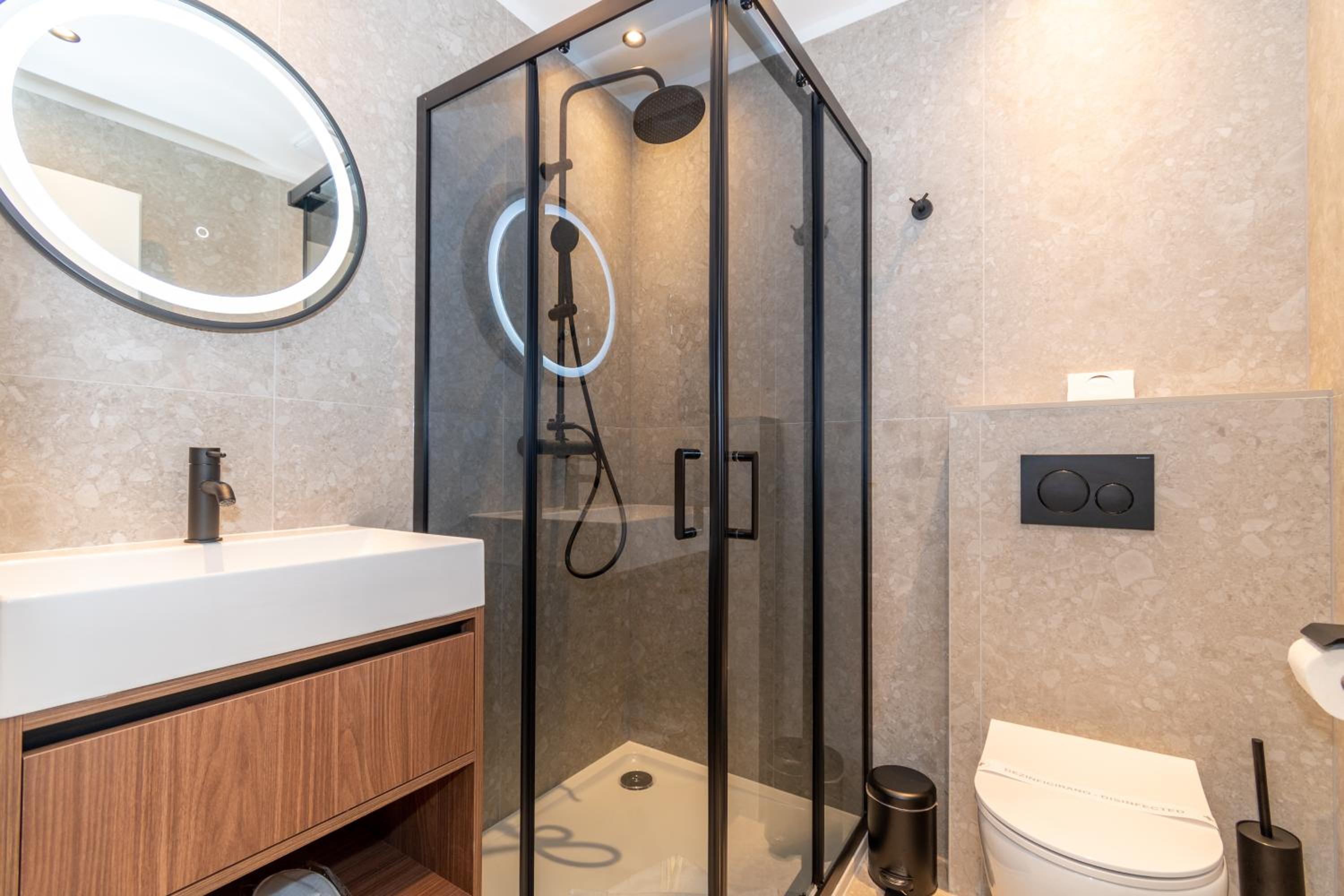 Deluxe Double or Twin Room - Photo 3