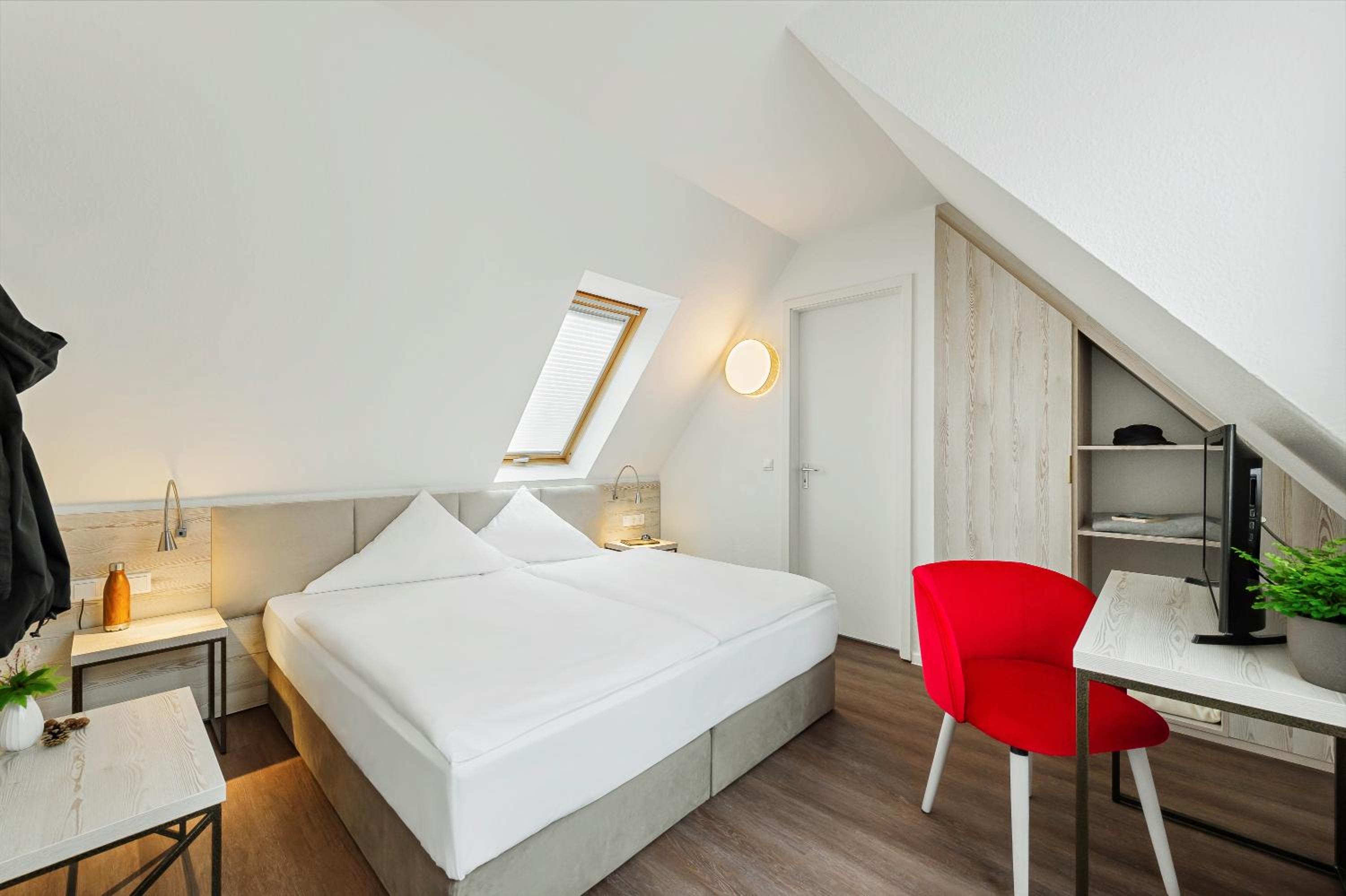 Budget Double Room - Photo 1
