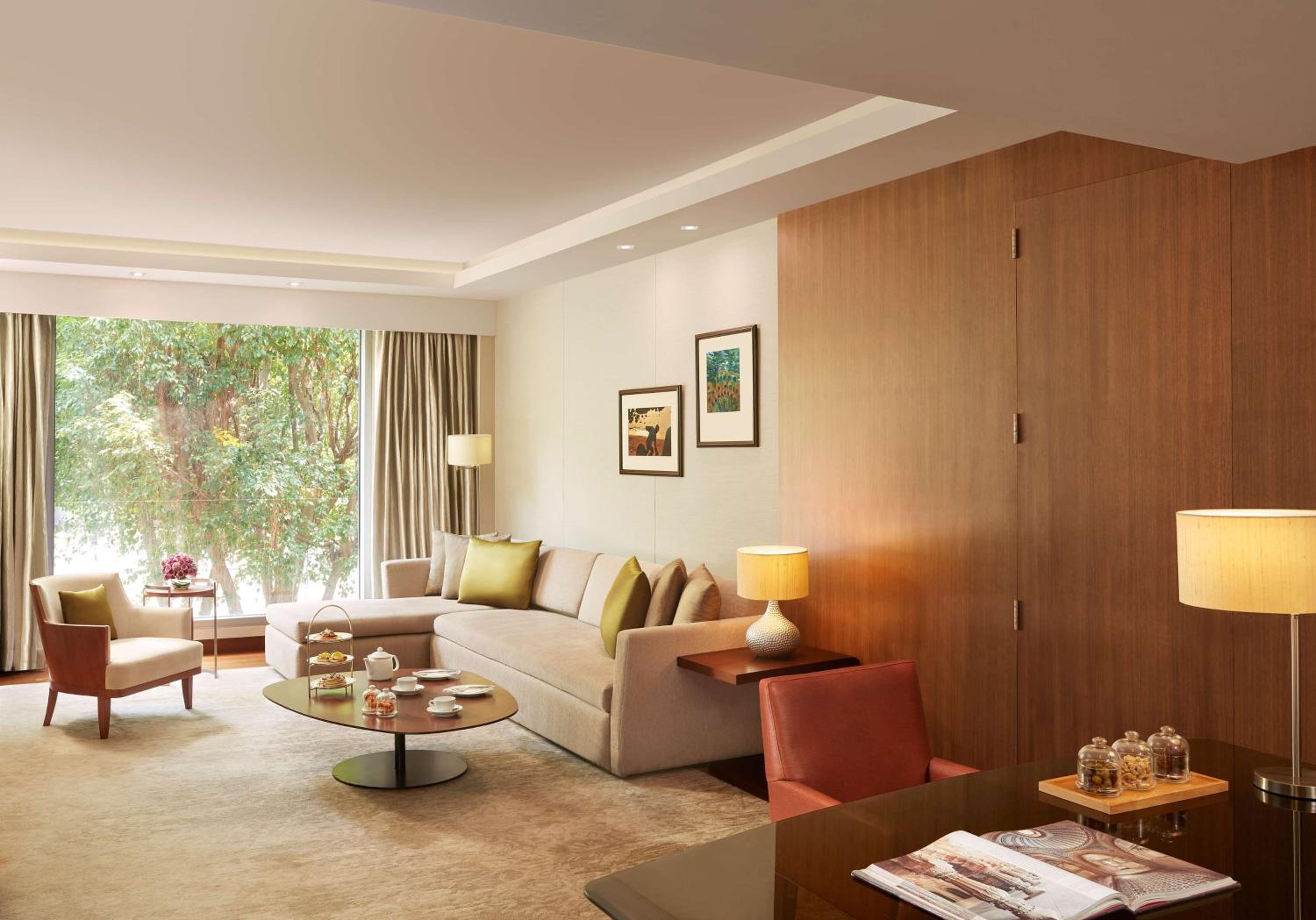 Diplomatic Suite
