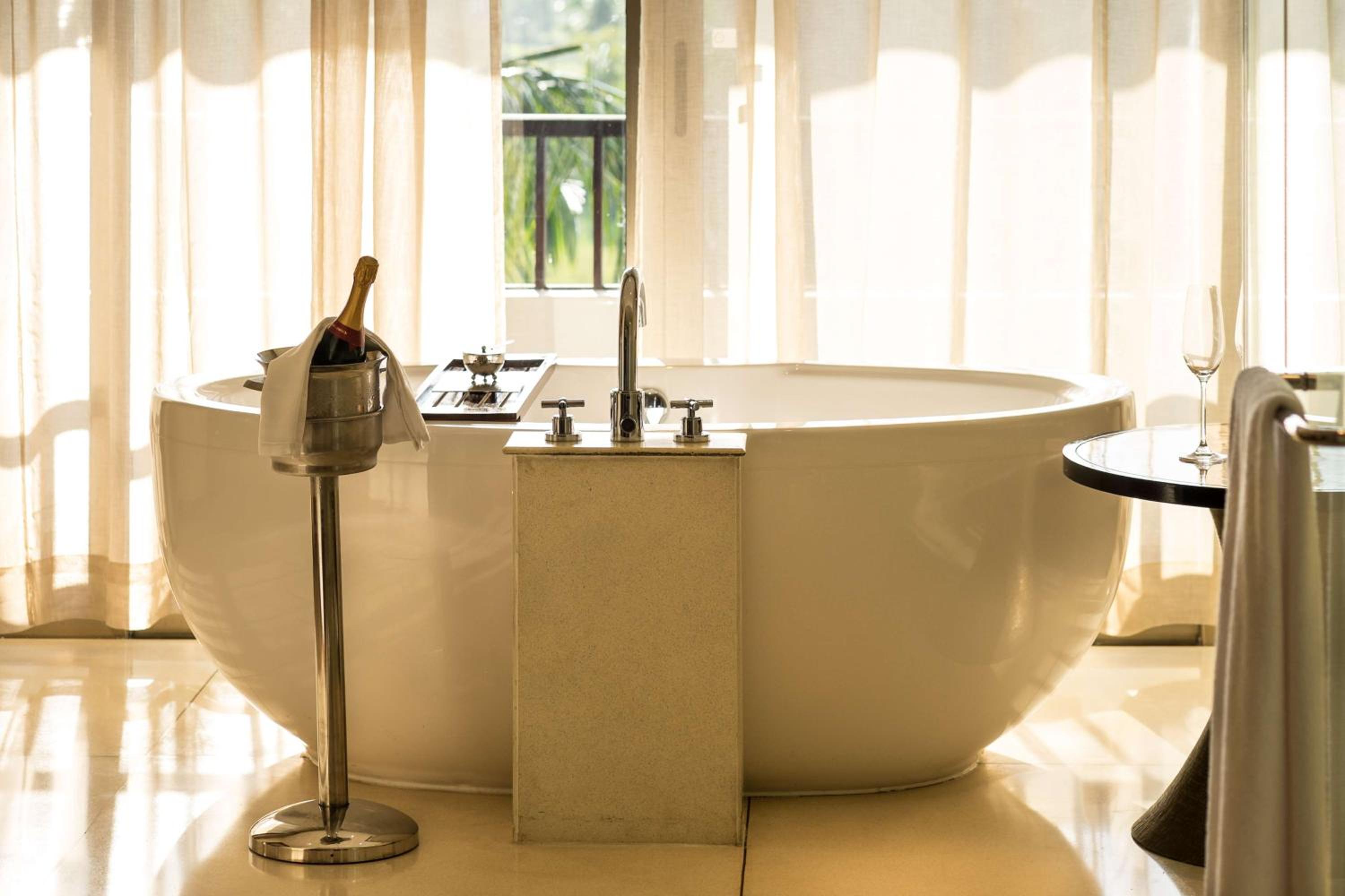Suite With Balcony And Pool View - Photo 5