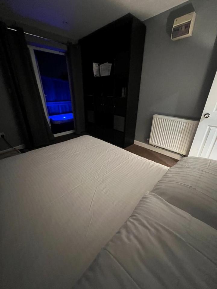 Double Room - Annex (Brick Built) with Hot Tub