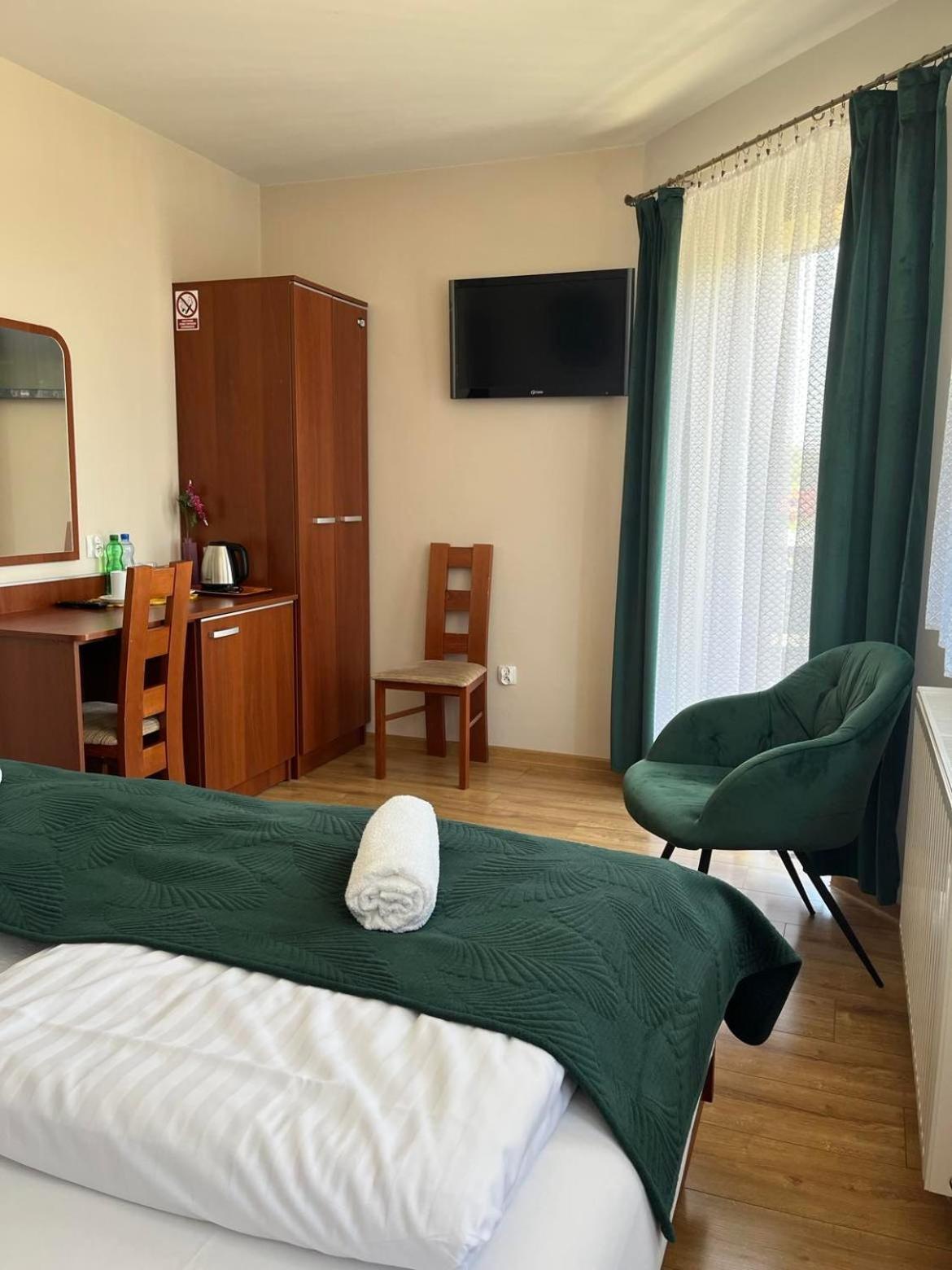 Deluxe Double Room with Balcony photo 2