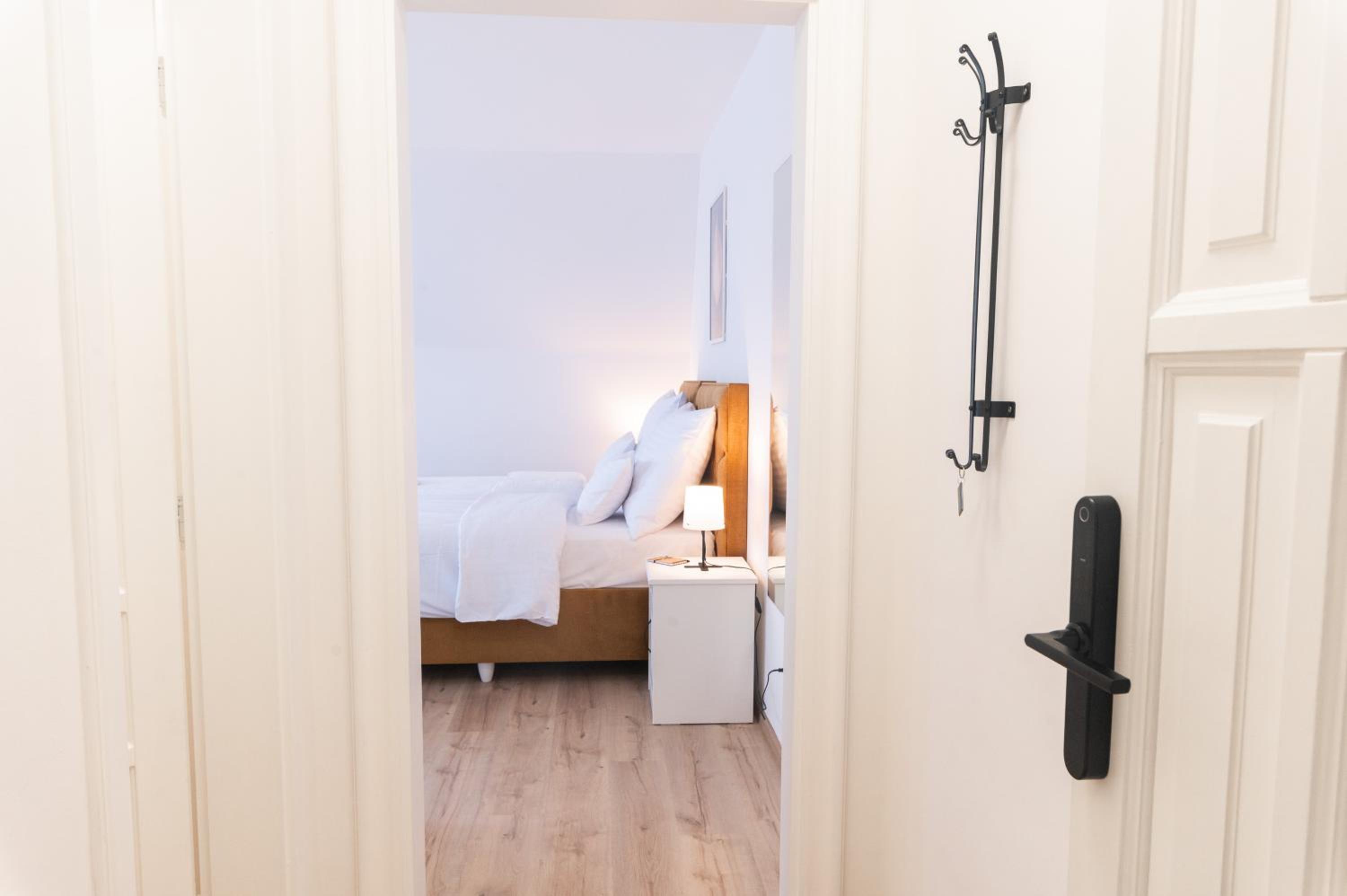 Standard Twin Room - Photo 1
