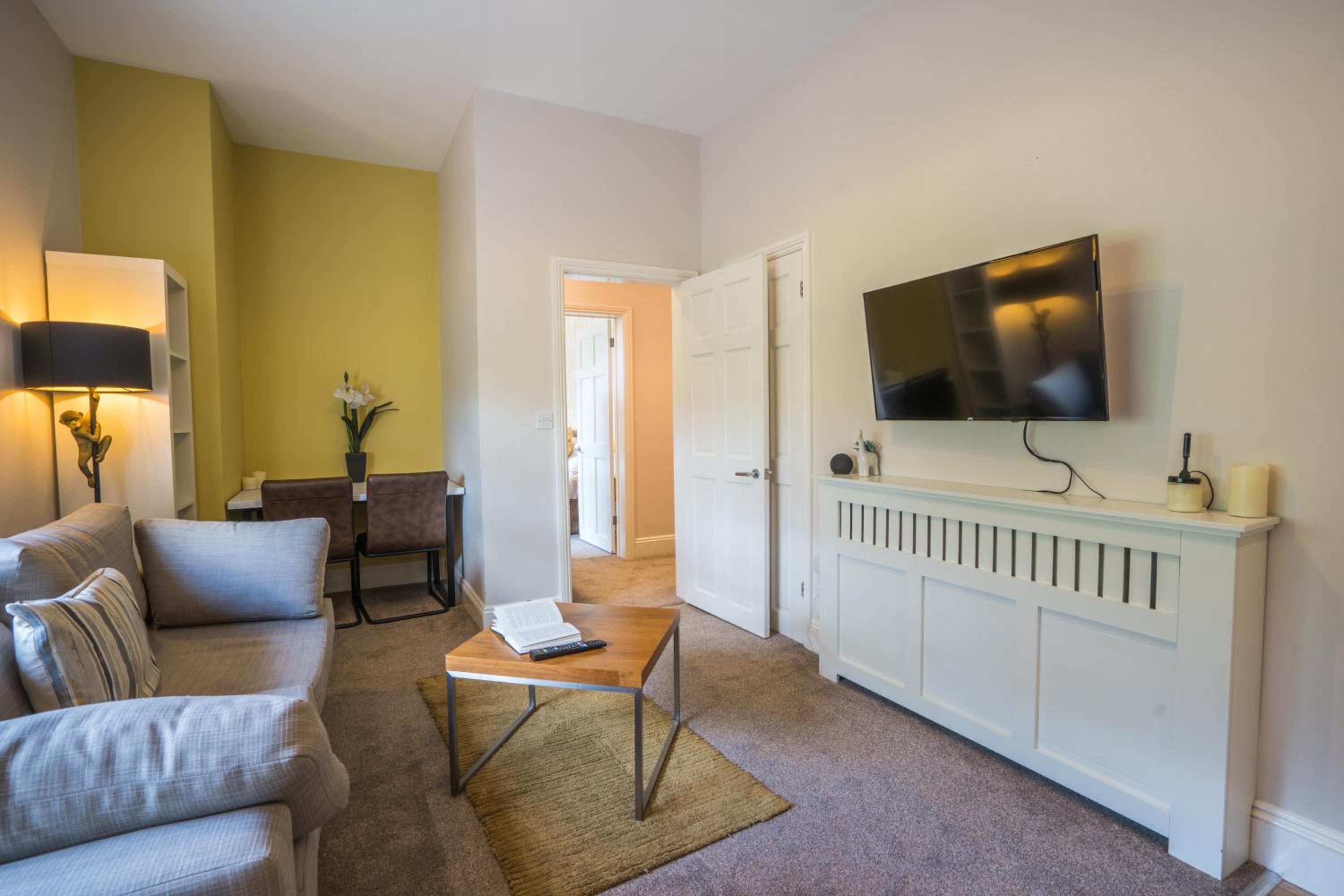 One-Bedroom Apartment - 5 - Pet Friendly  photo 3