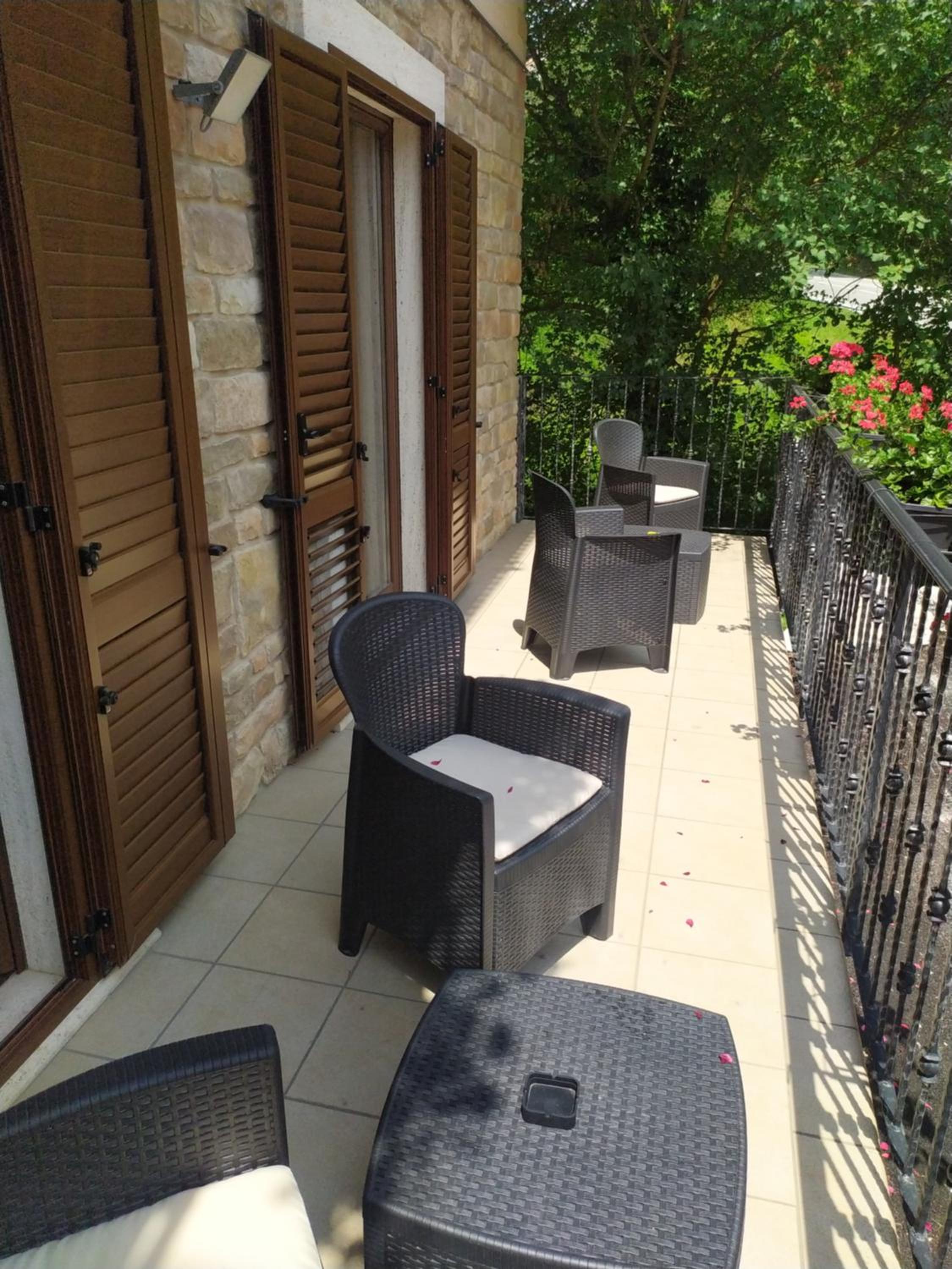 Double Room with Private Bathroom - Photo 8