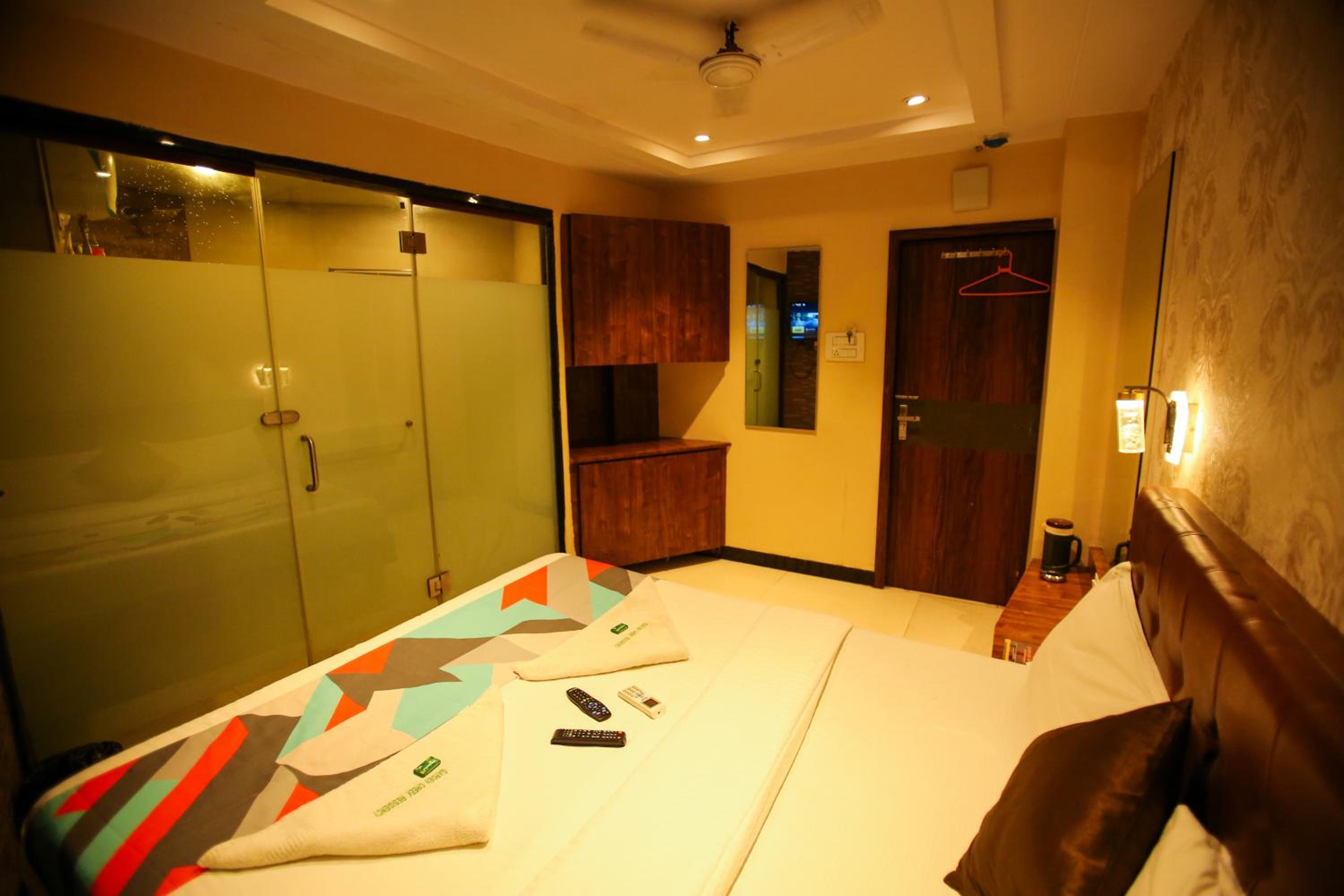 Standard Double Room - Photo 7