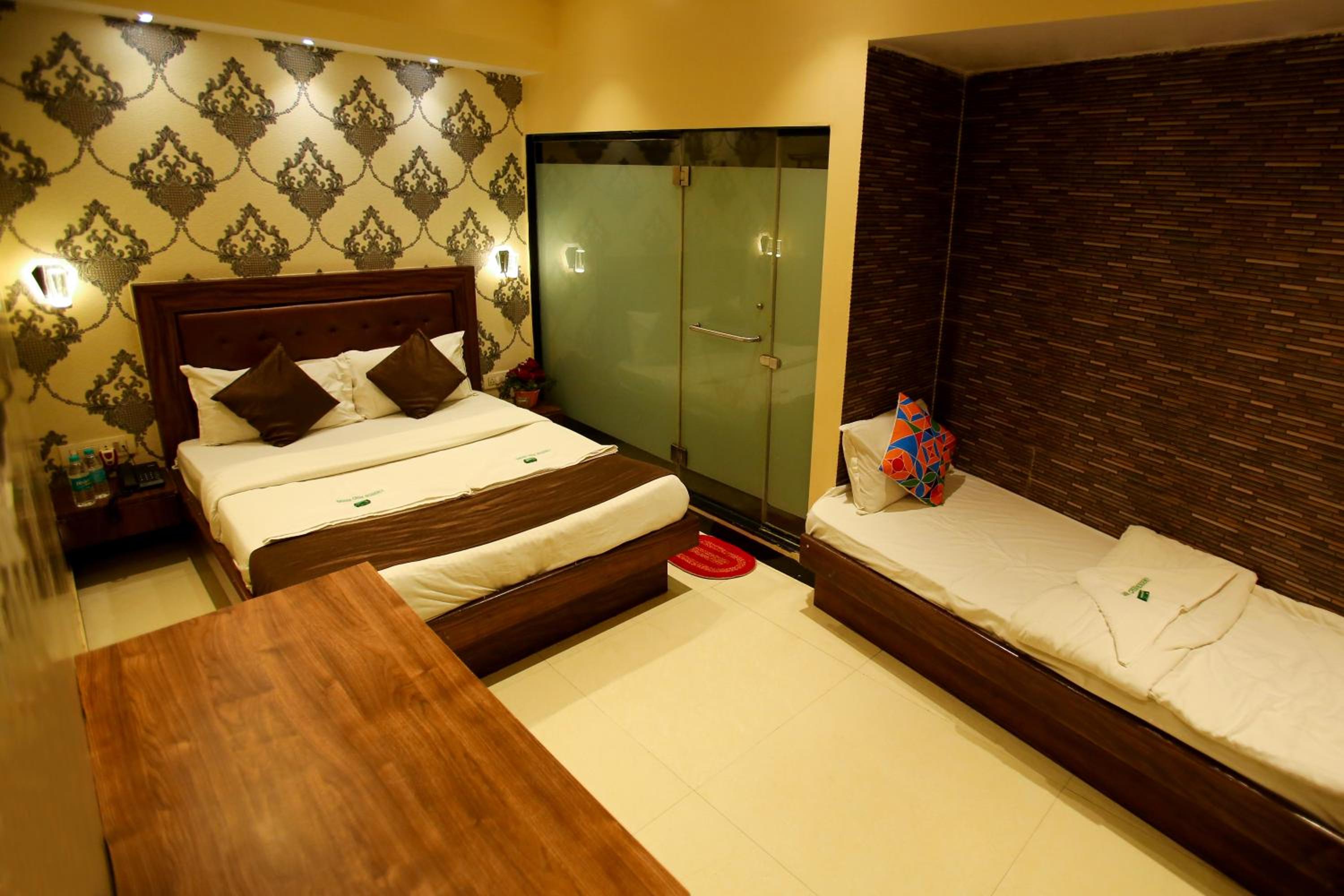Deluxe Triple Room - Photo 8