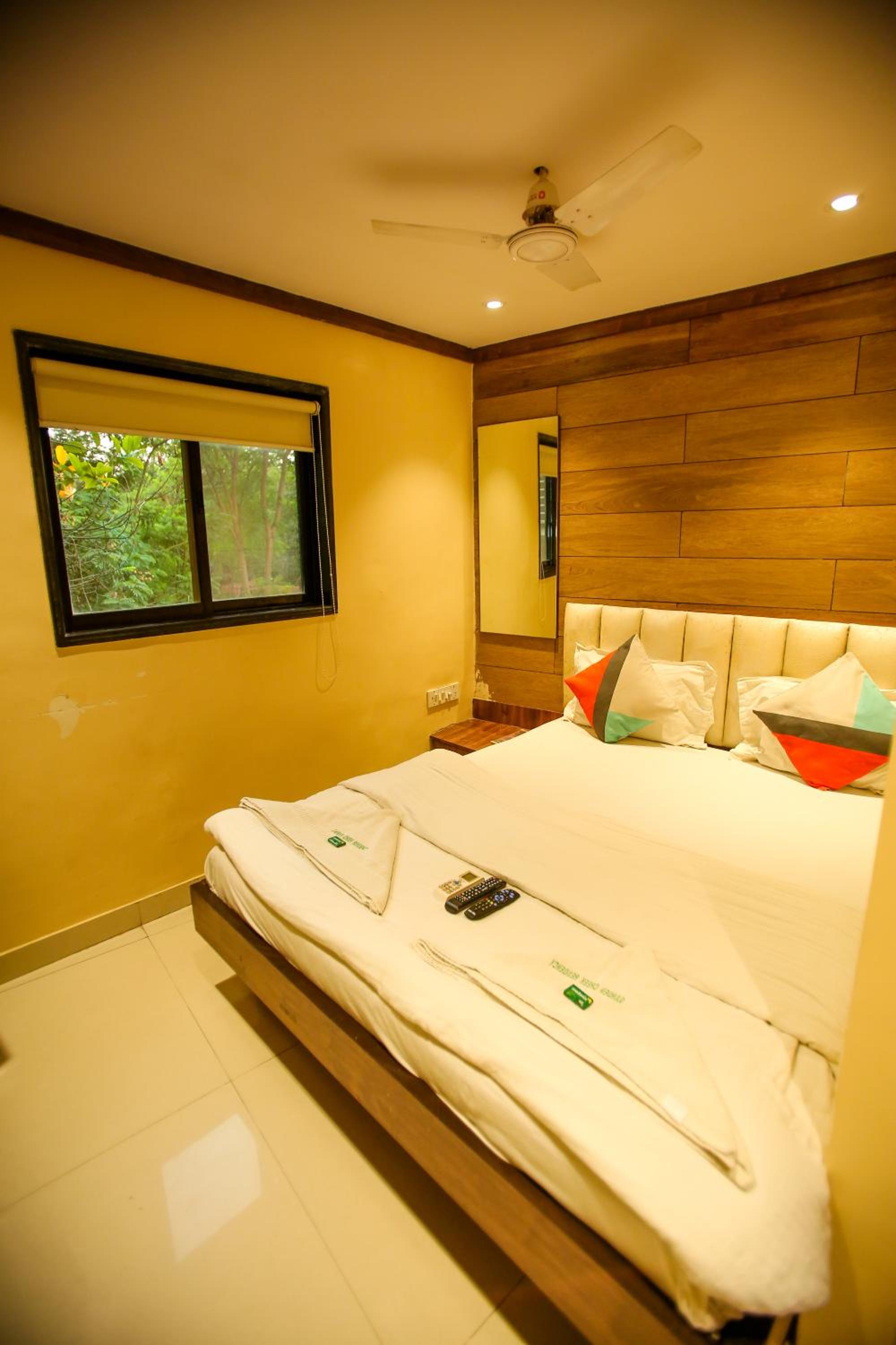 Standard Double Room - Photo 12
