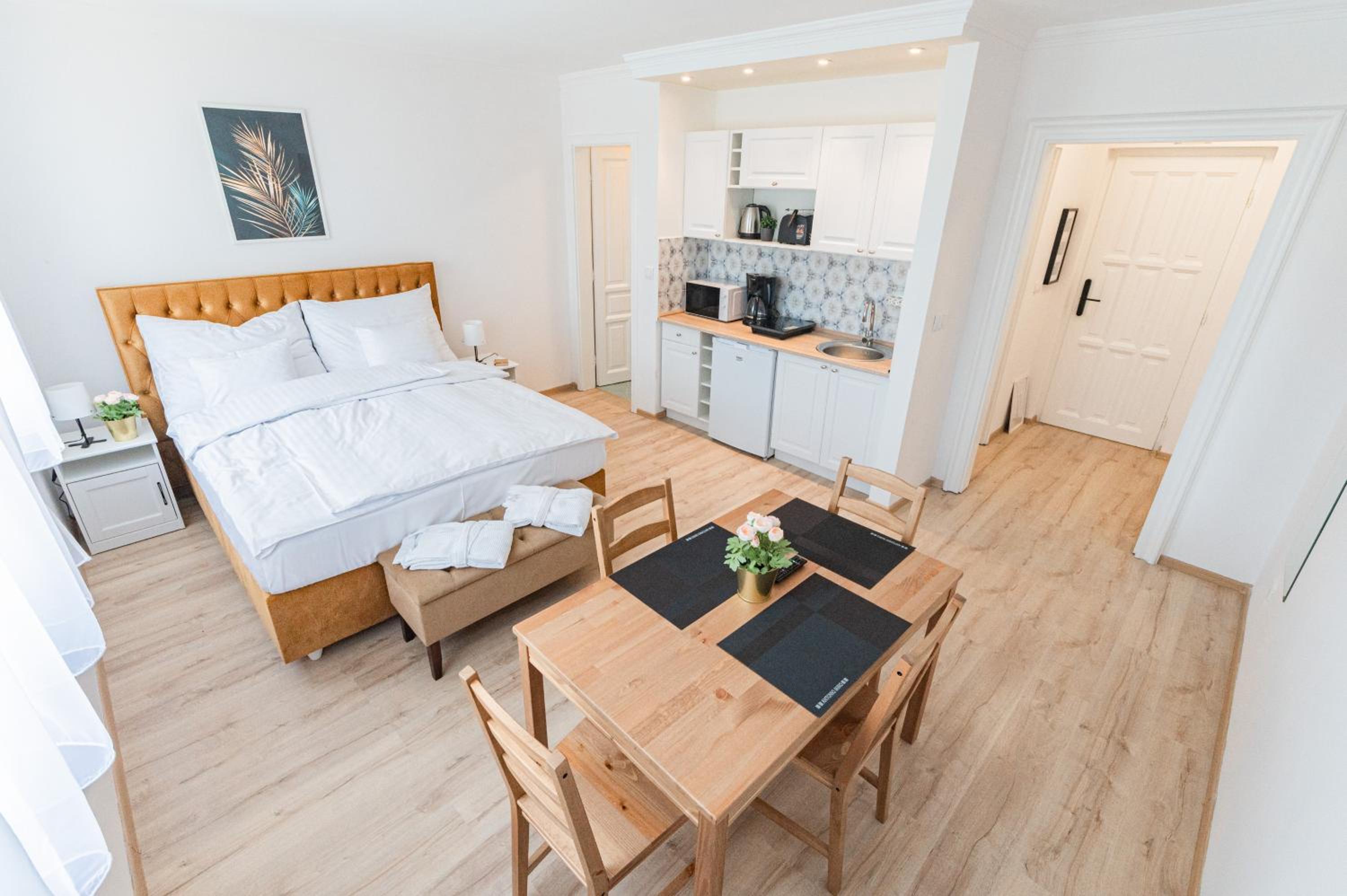 Standard Double Room - Photo 6