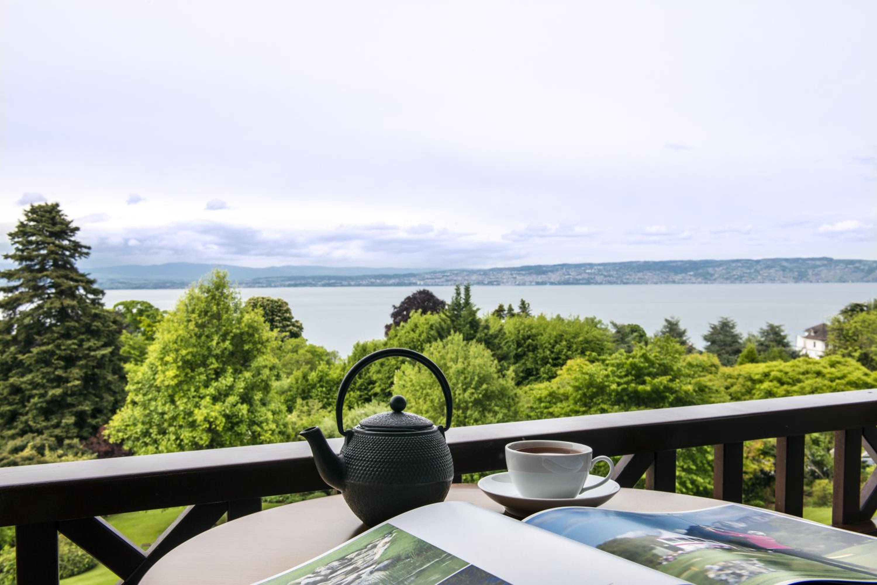 Suite with Lake View - Photo 2