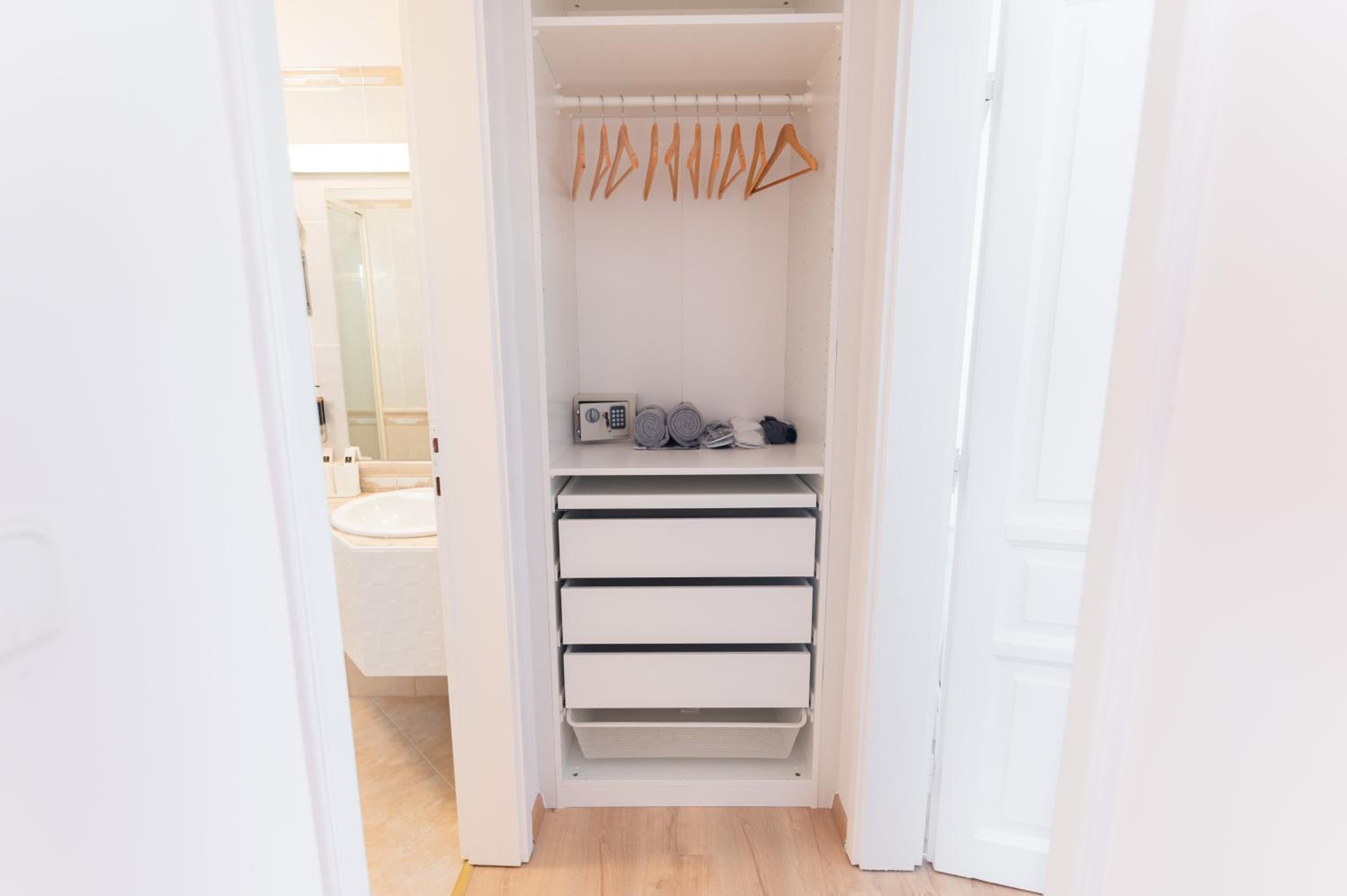 Double Room - Photo 14