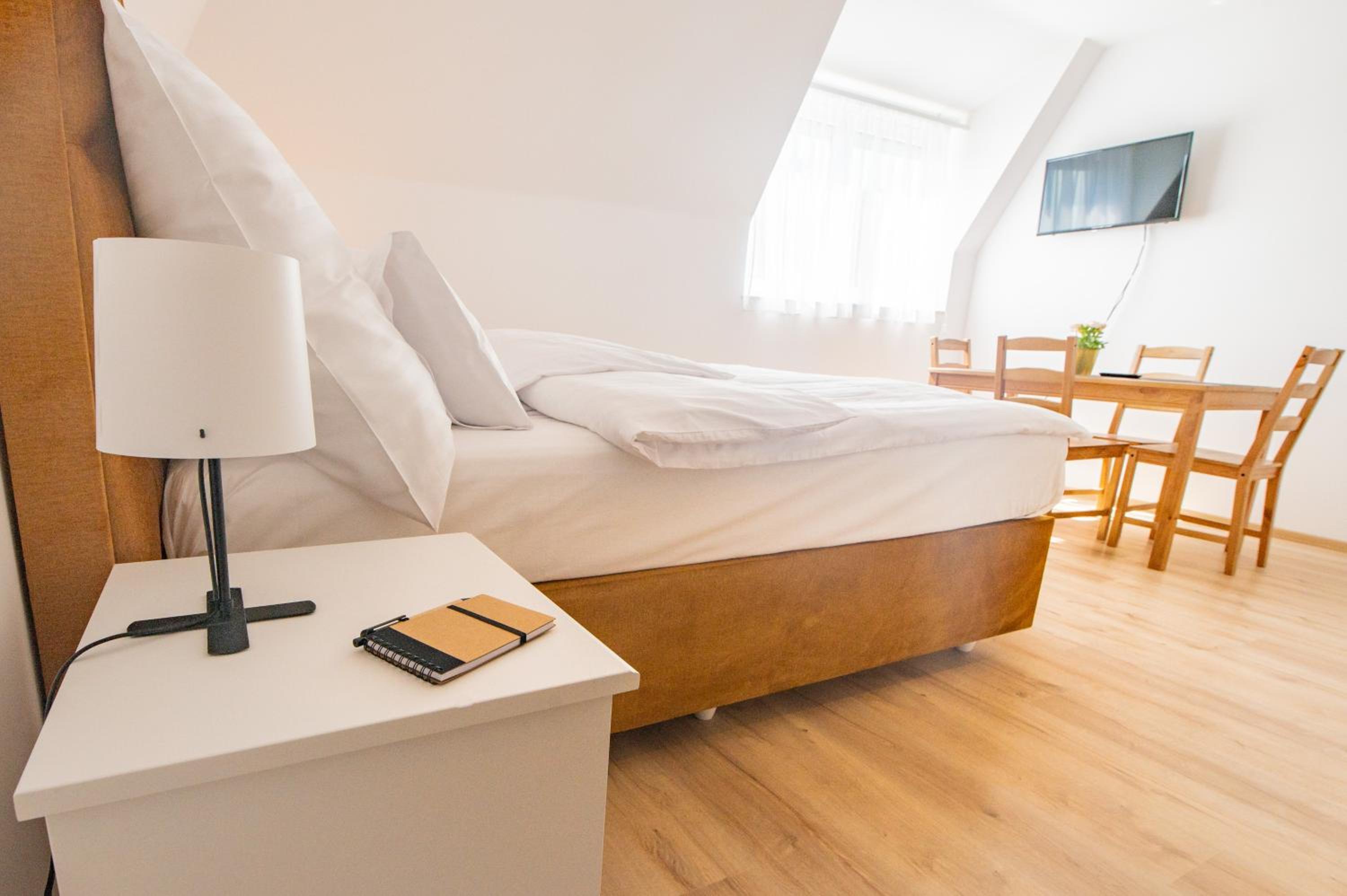 Double Room - Photo 3
