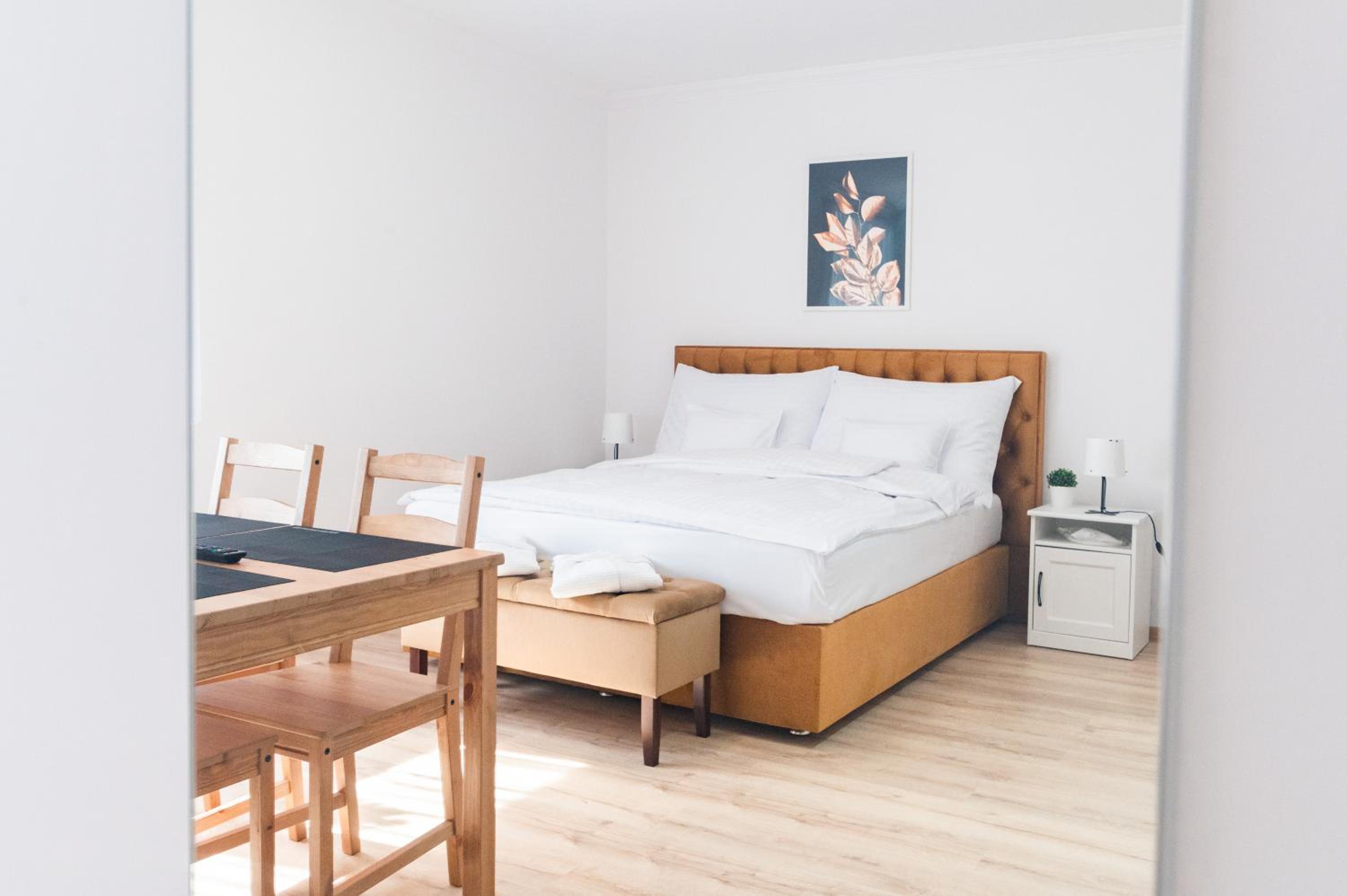 Double Room with Balcony - Photo 7