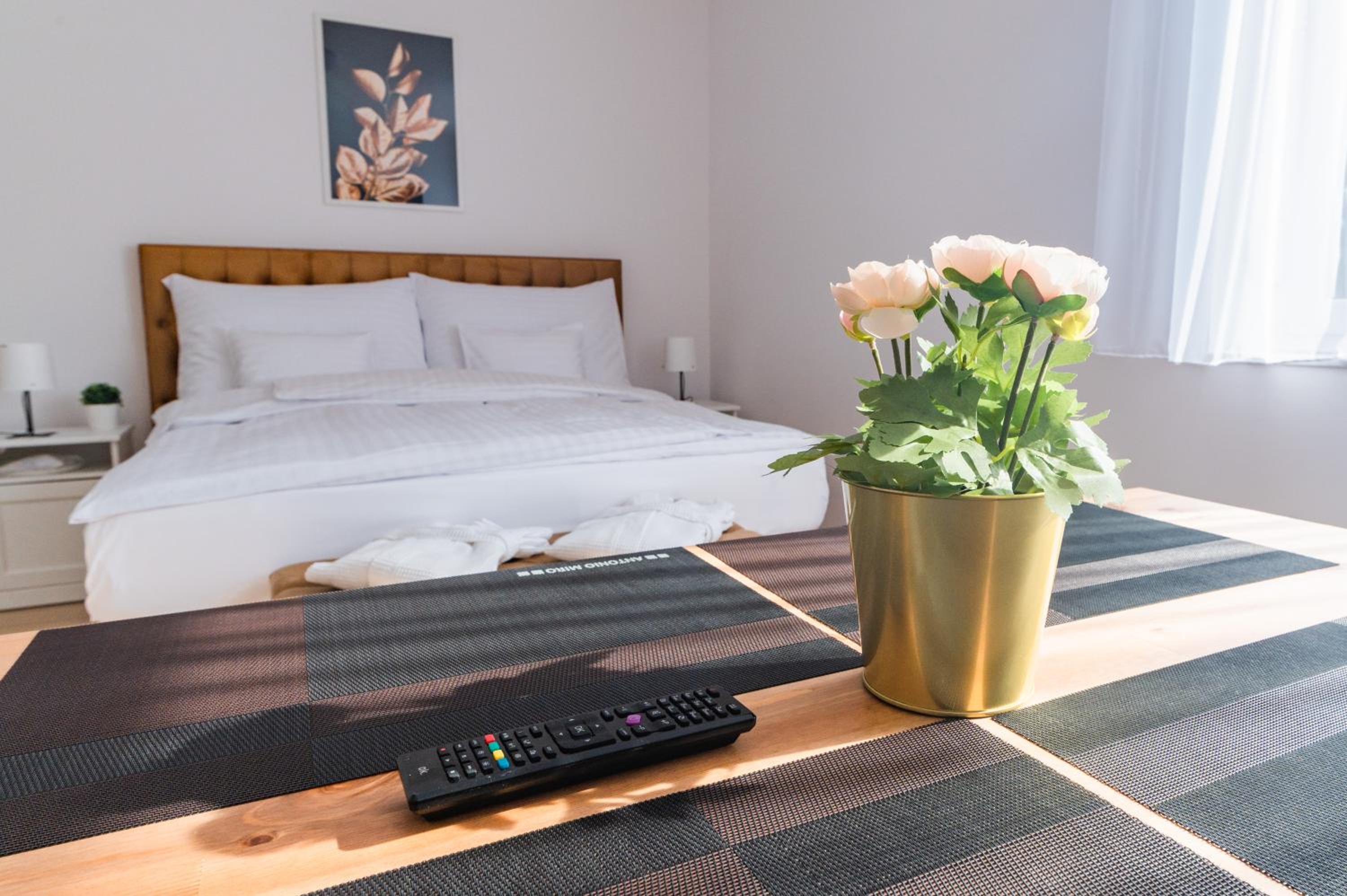 Double Room with Balcony - Photo 2