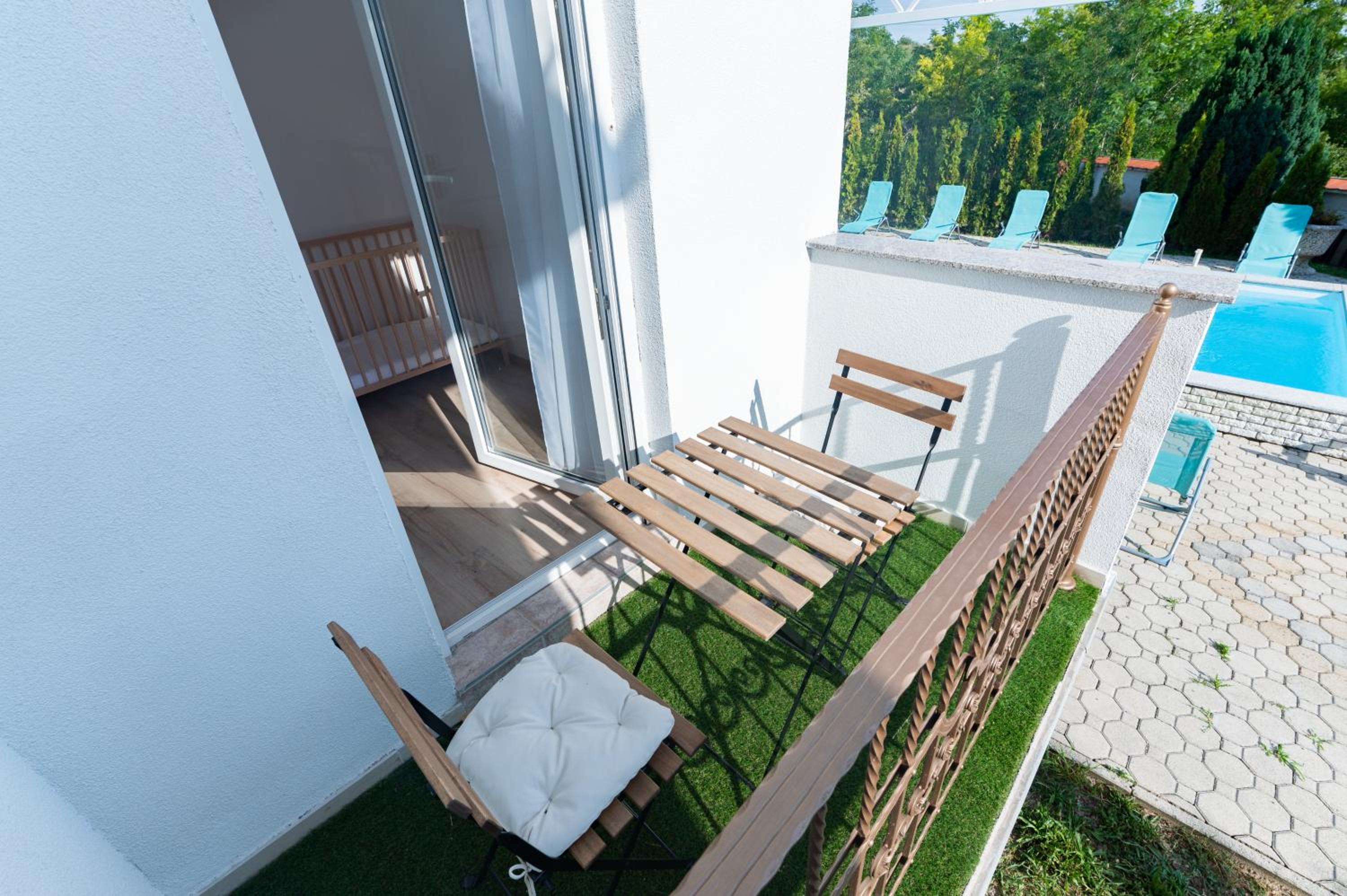 Double Room with Balcony - Photo 25