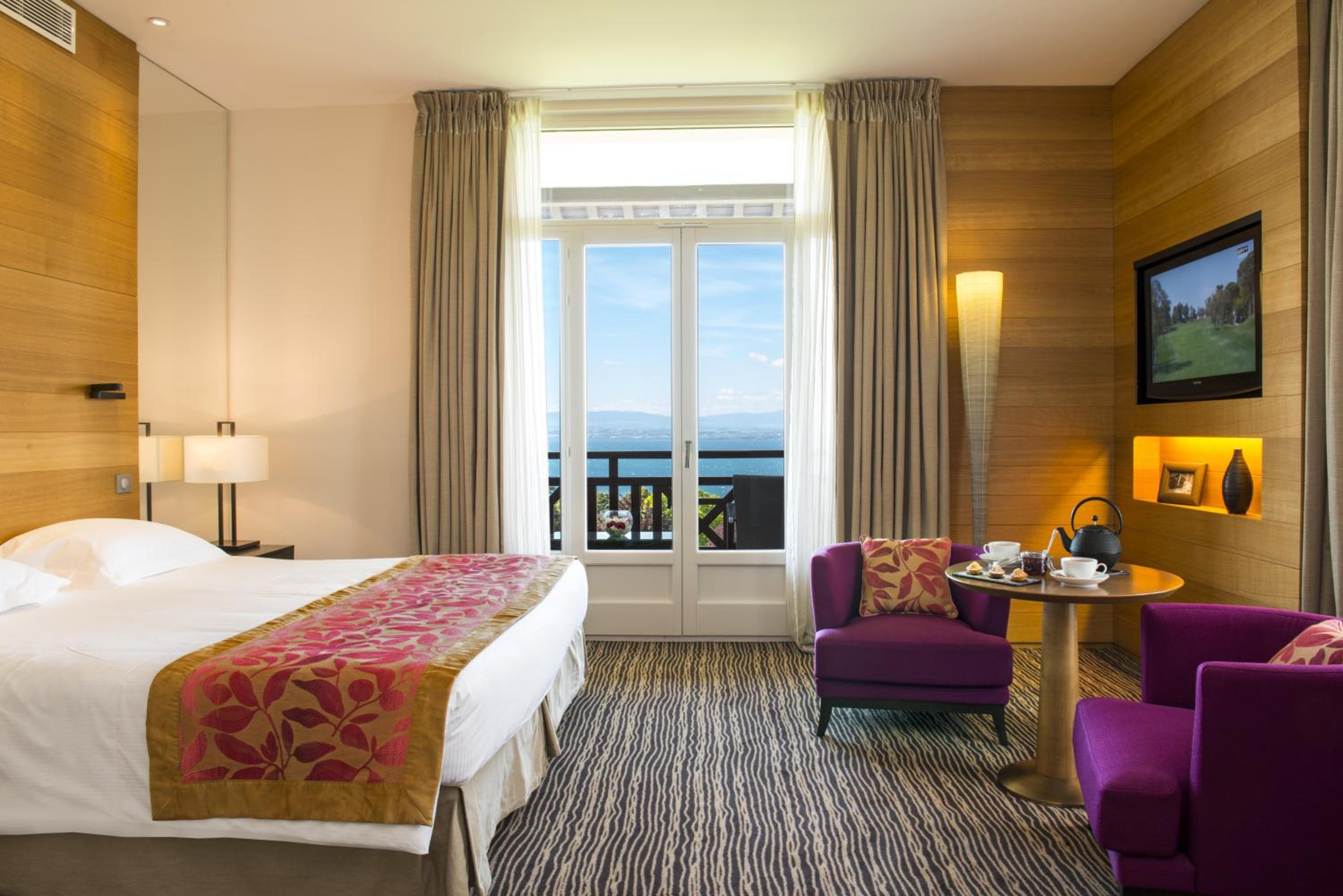 Suite with Lake View - Photo 8