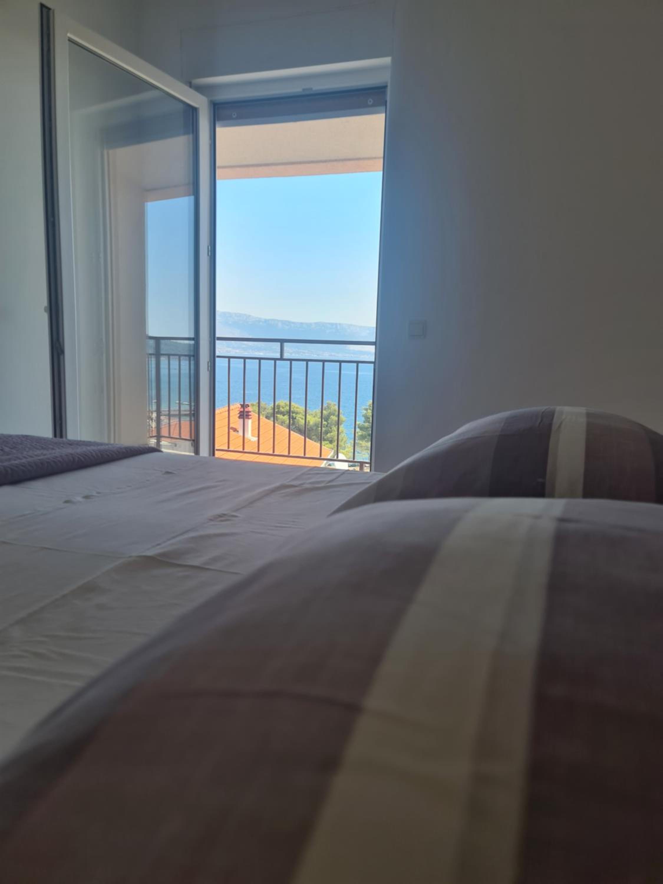 Two-Bedroom Apartment with Balcony and Sea View photo 3