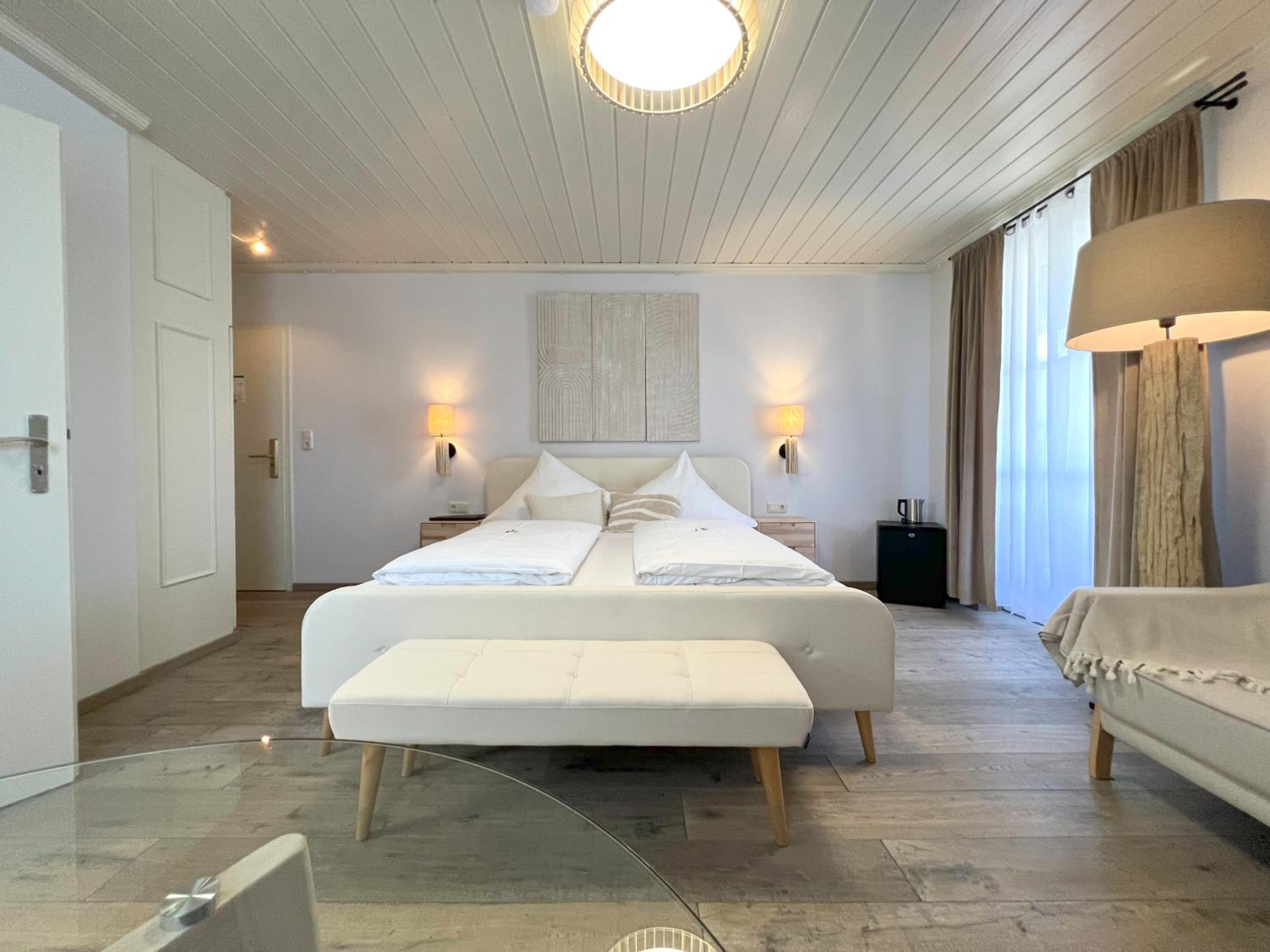 Double Room with Balcony and Garden View photo 3