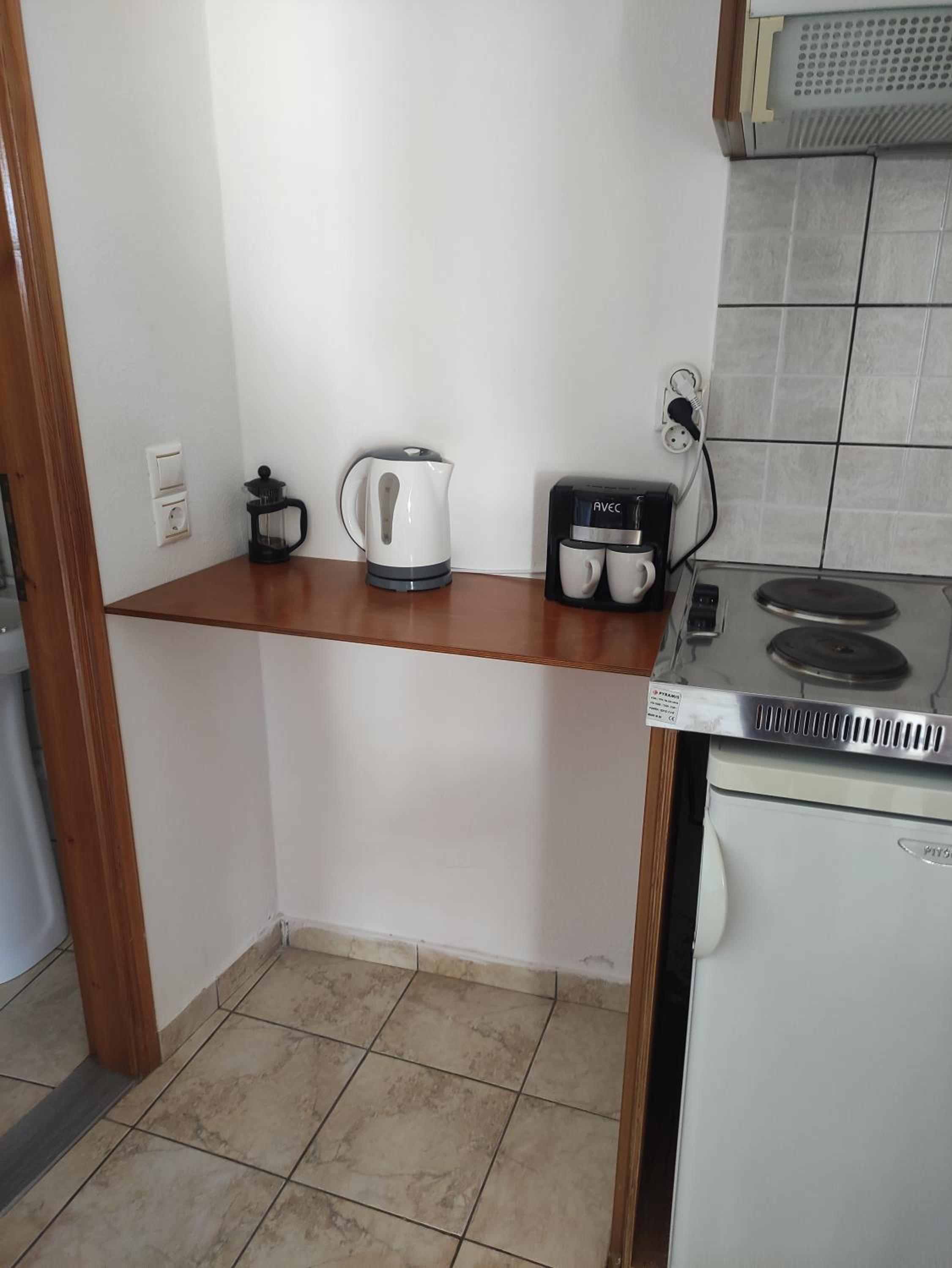One-Bedroom Apartment - Photo 12