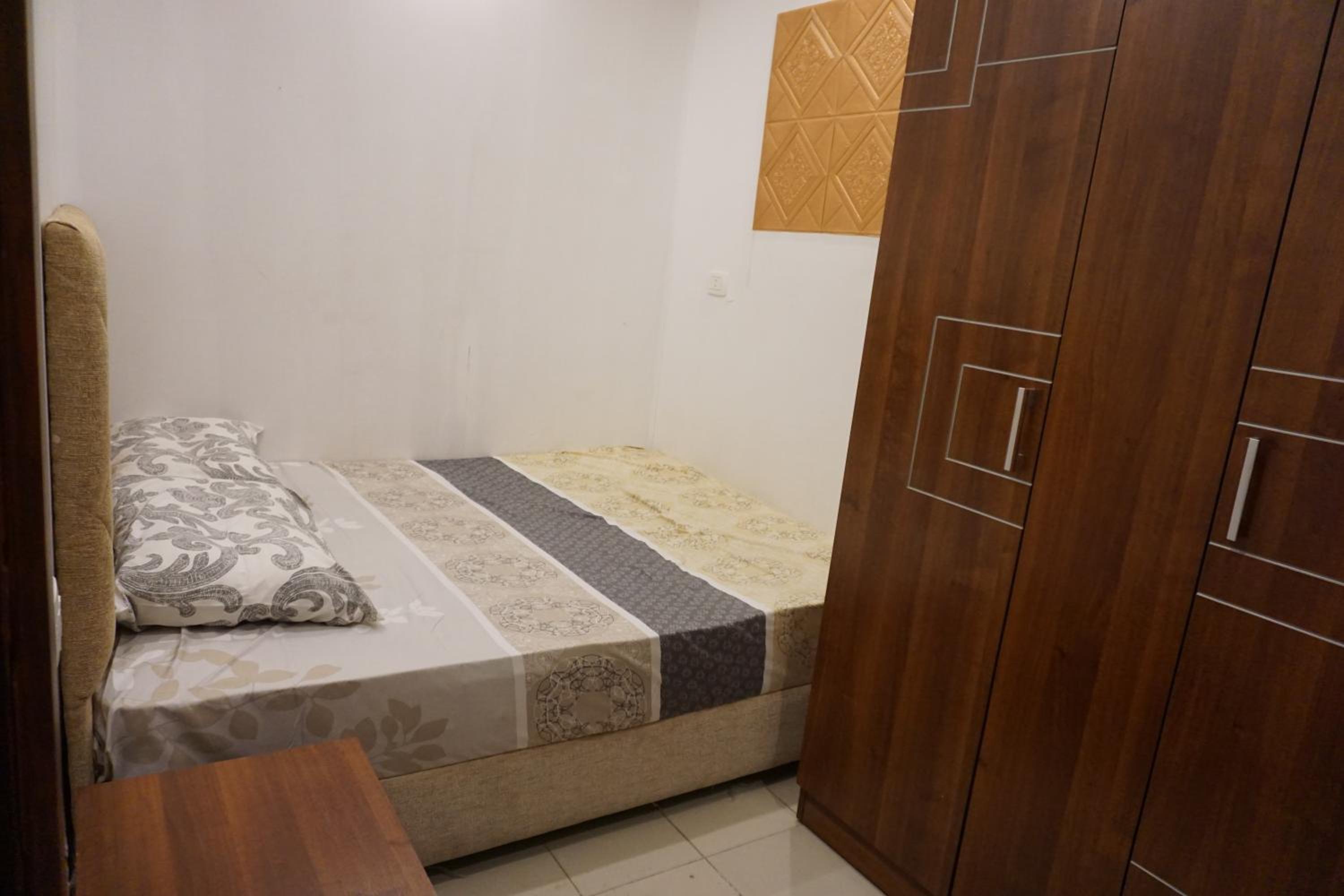 One-Bedroom Apartment - Photo 19