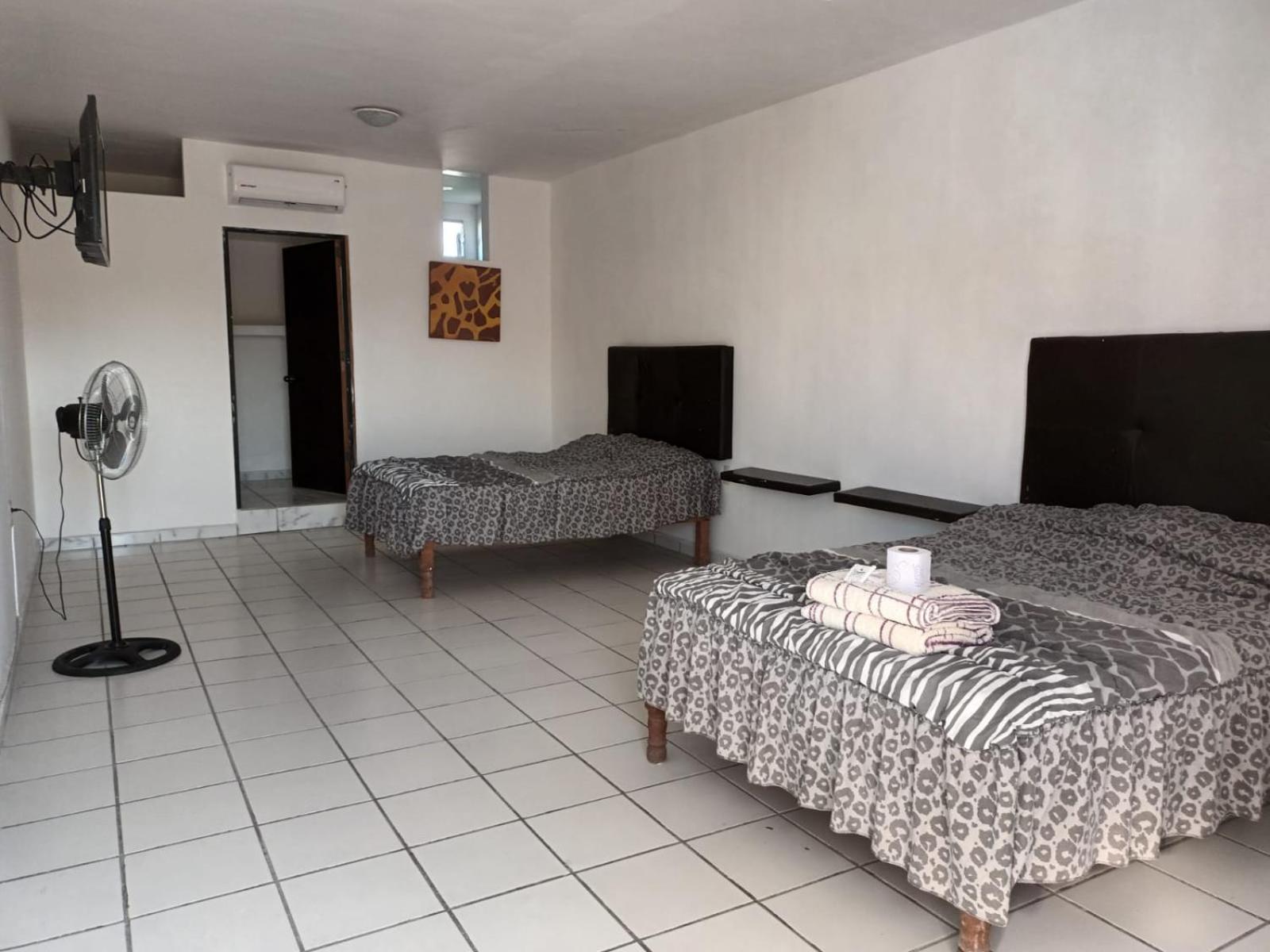 Budget Twin Room photo 3