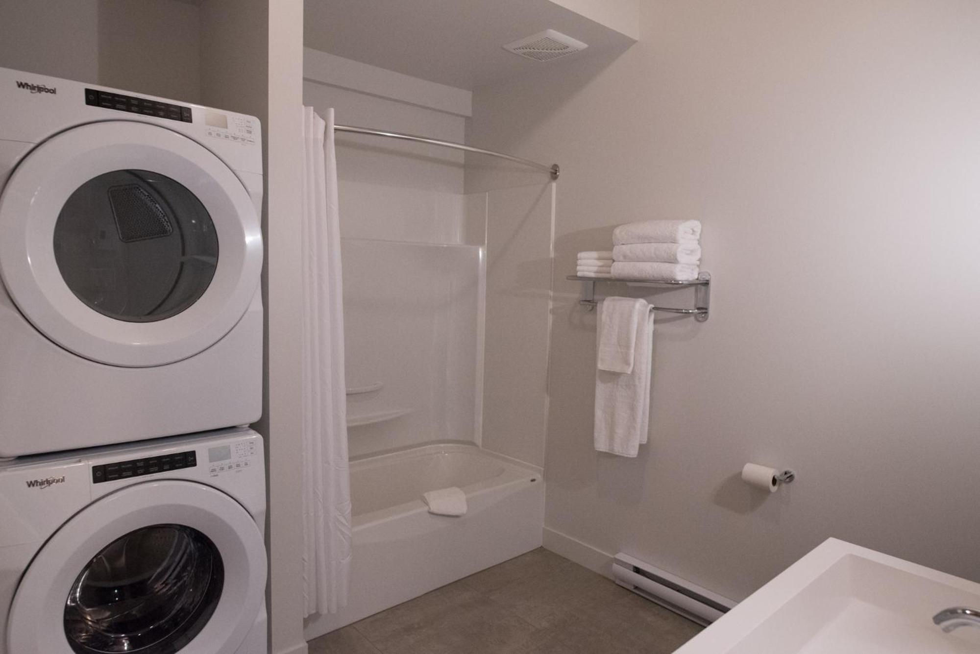 Two-Bedroom Apartment - Photo 2