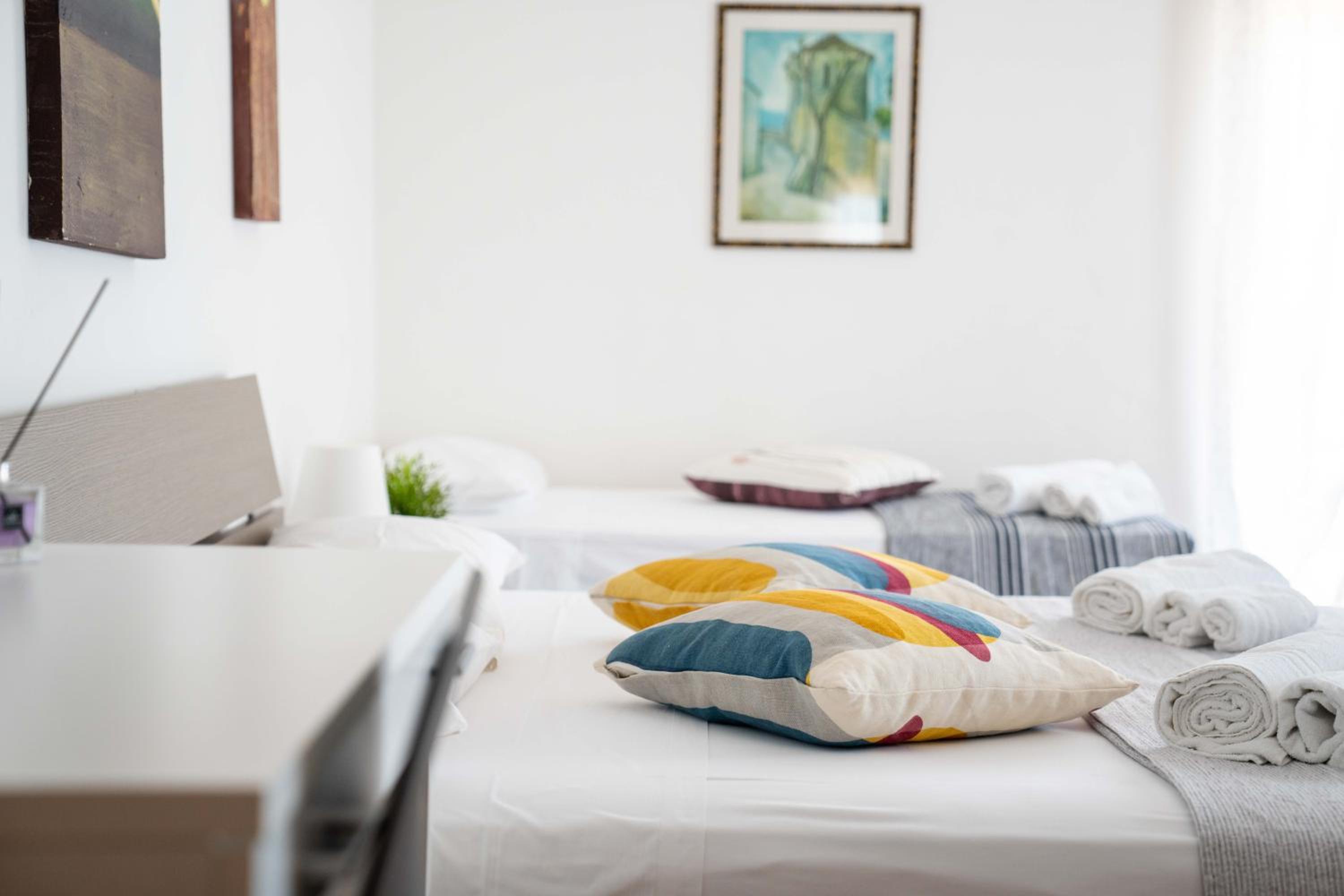 Quadruple Room with Private Bathroom - Photo 1