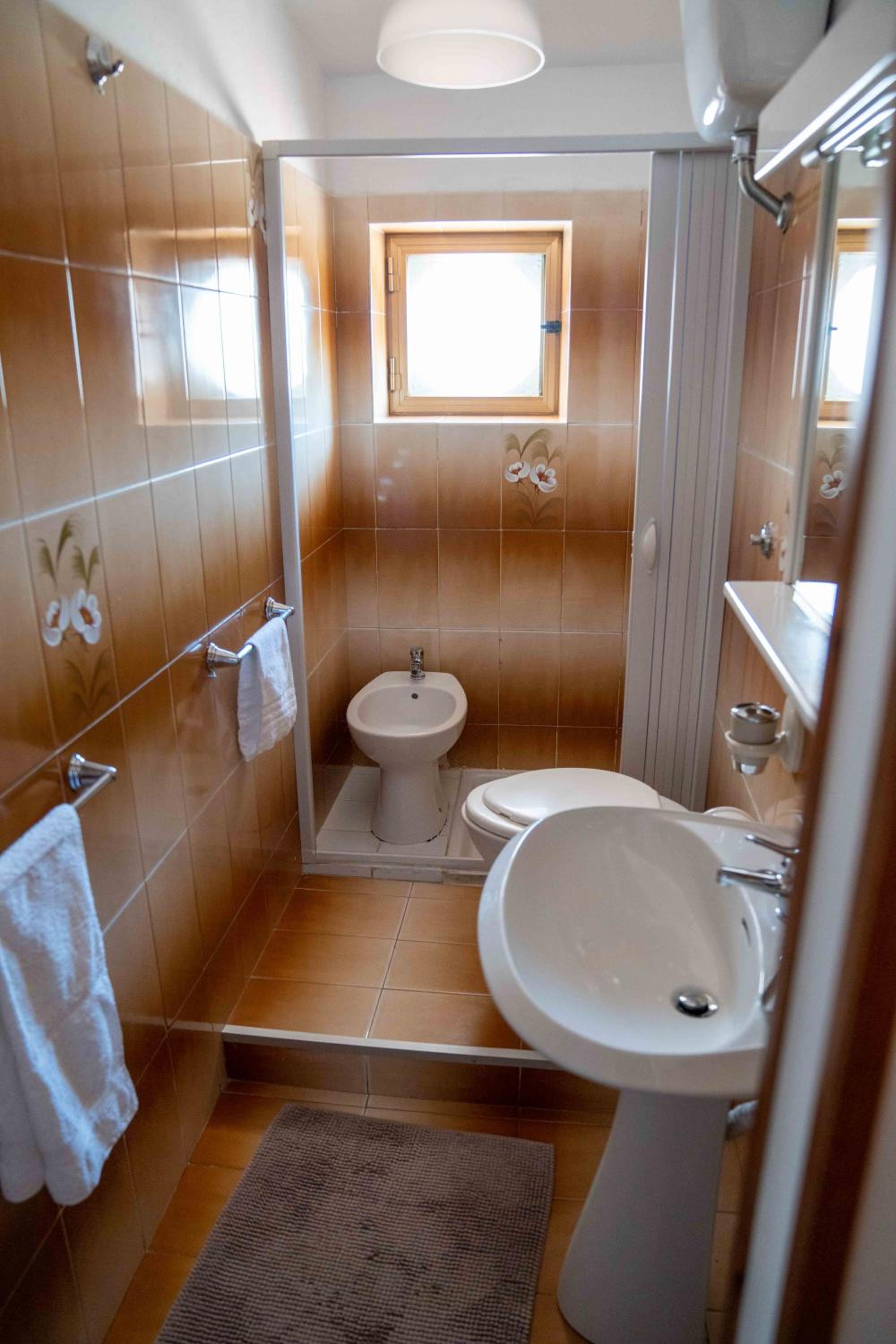 Triple Room with Private Bathroom - Photo 6