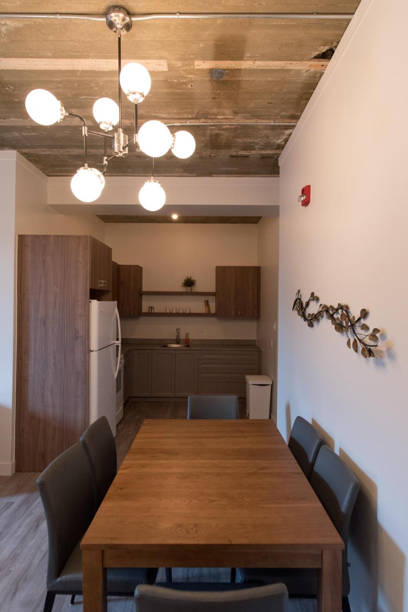 Two-Bedroom Apartment - Photo 7