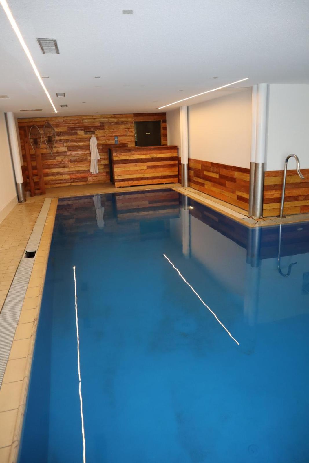Suite with Balcony - Photo 24