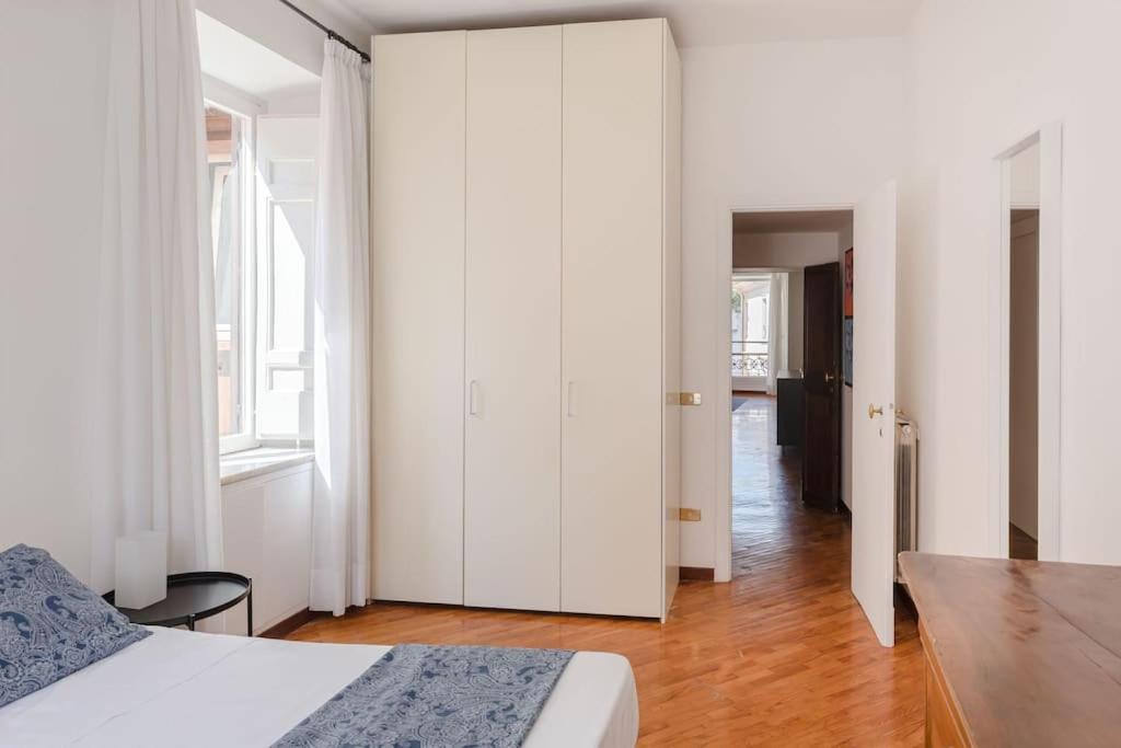 One-Bedroom Apartment photo 3