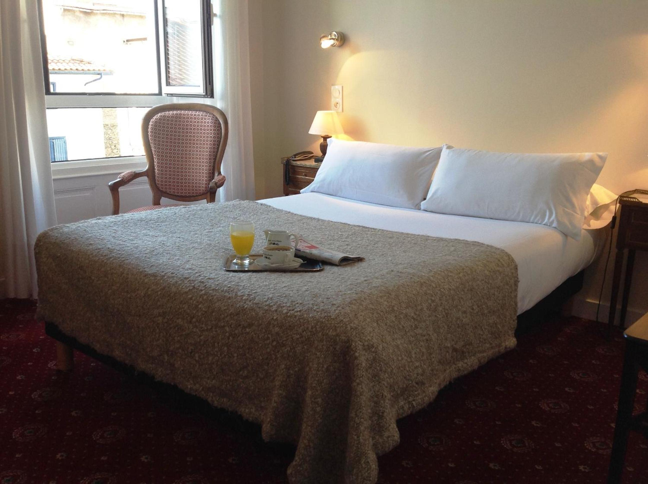 Standard Double Room - Photo 7
