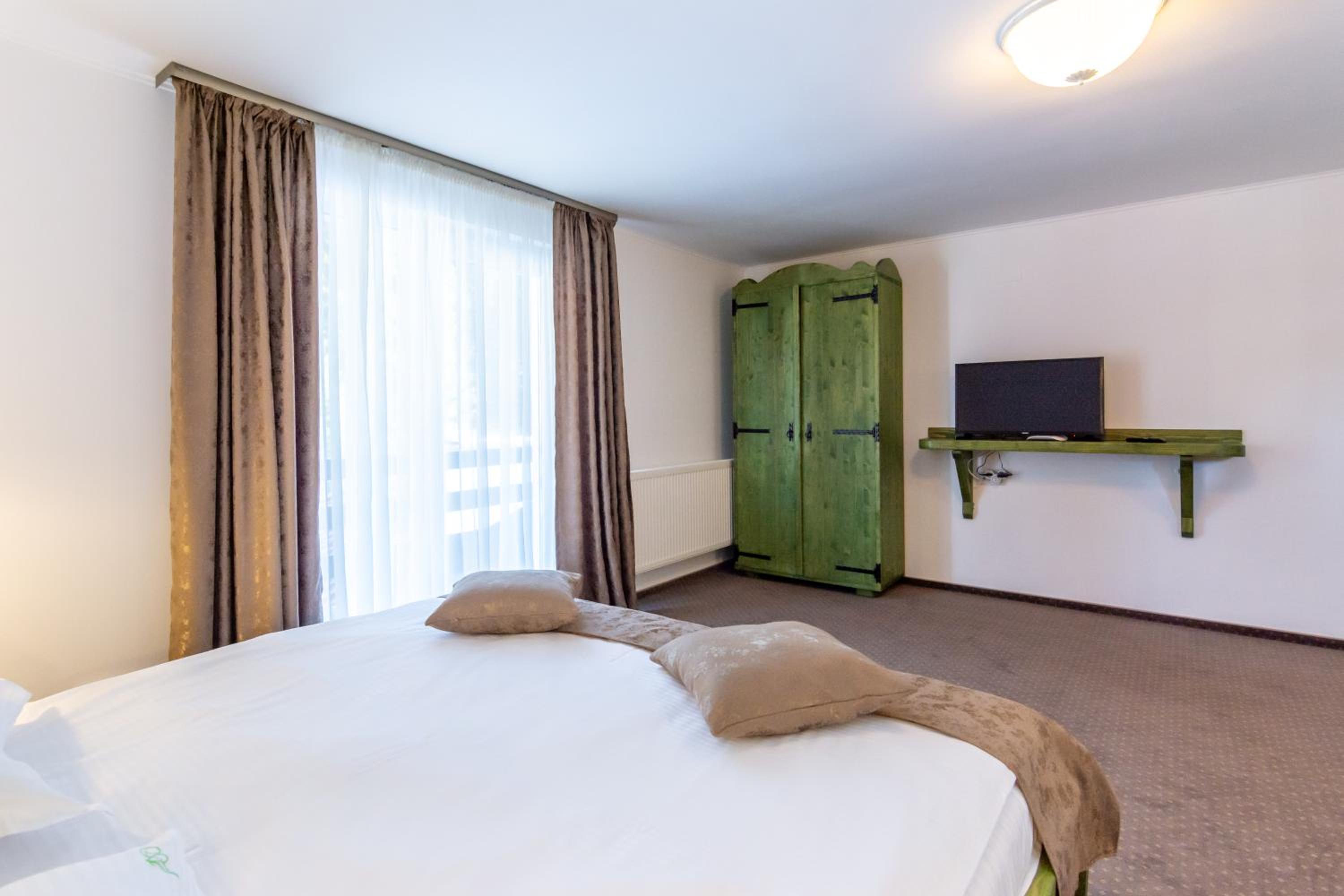 Deluxe Double Room photo 2