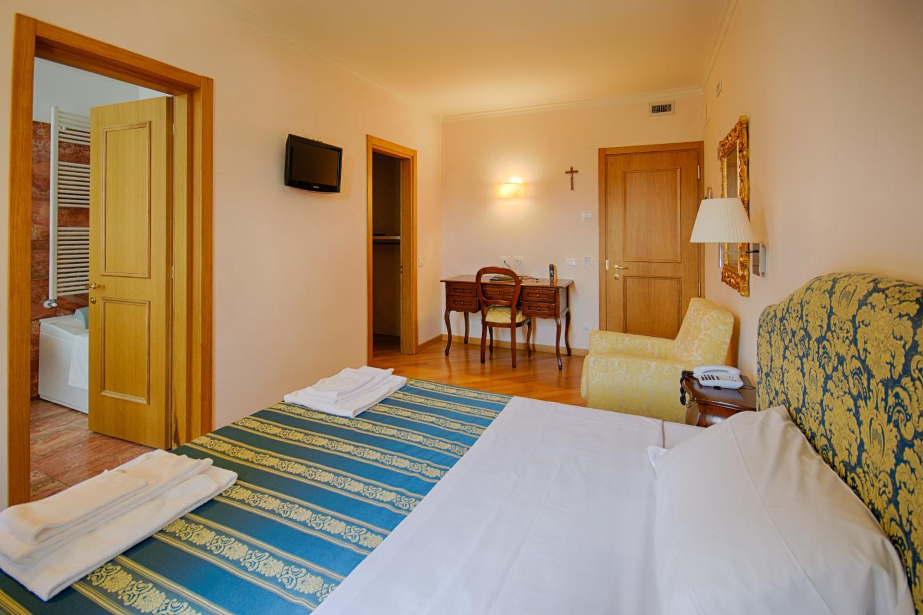 Superior Double Room photo 3