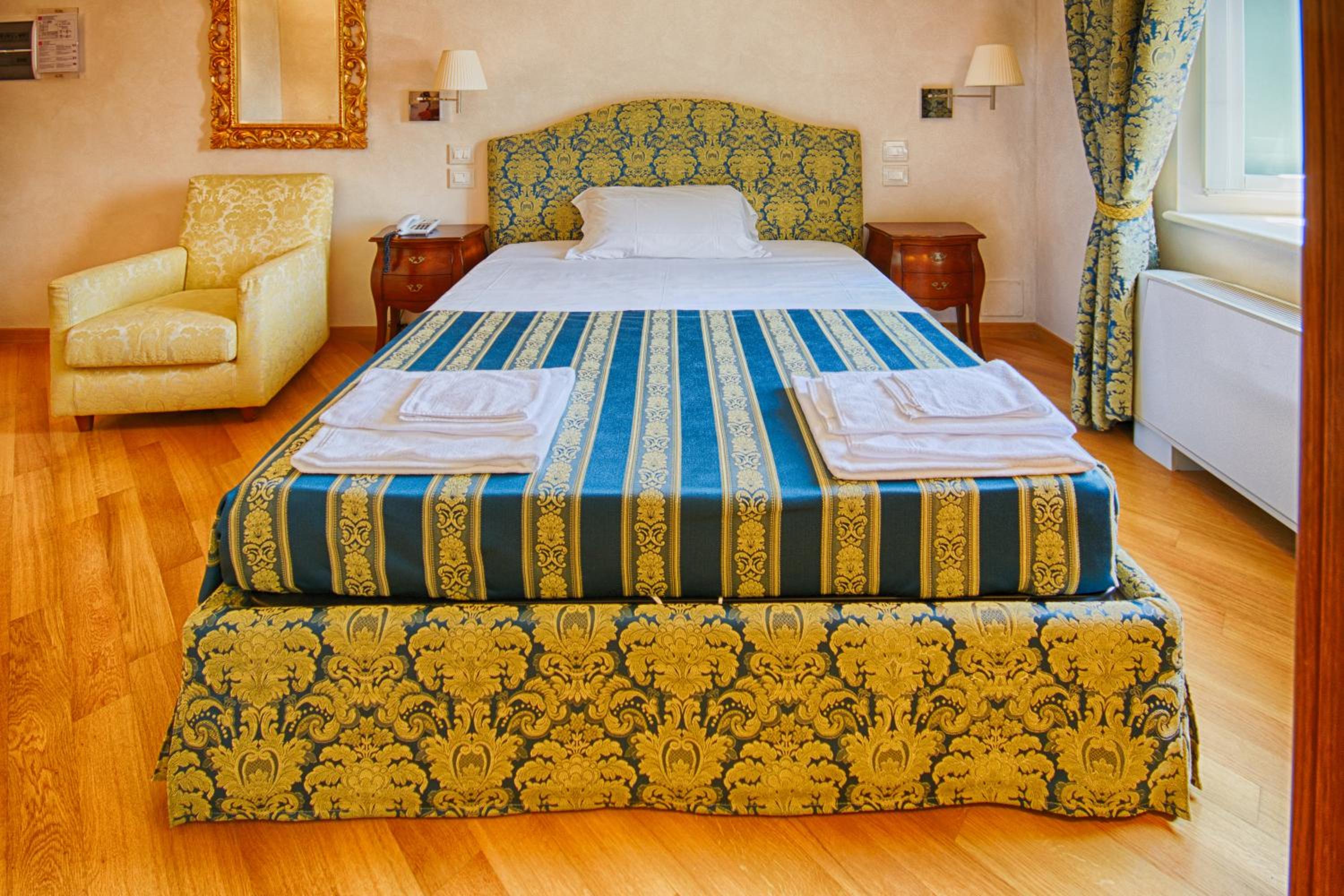 Double Room - Disability Access photo 3