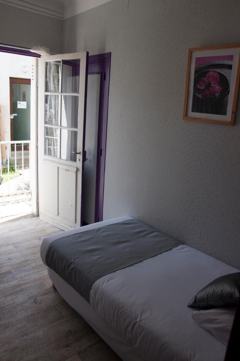 Single Room with bed of 90cm photo 2