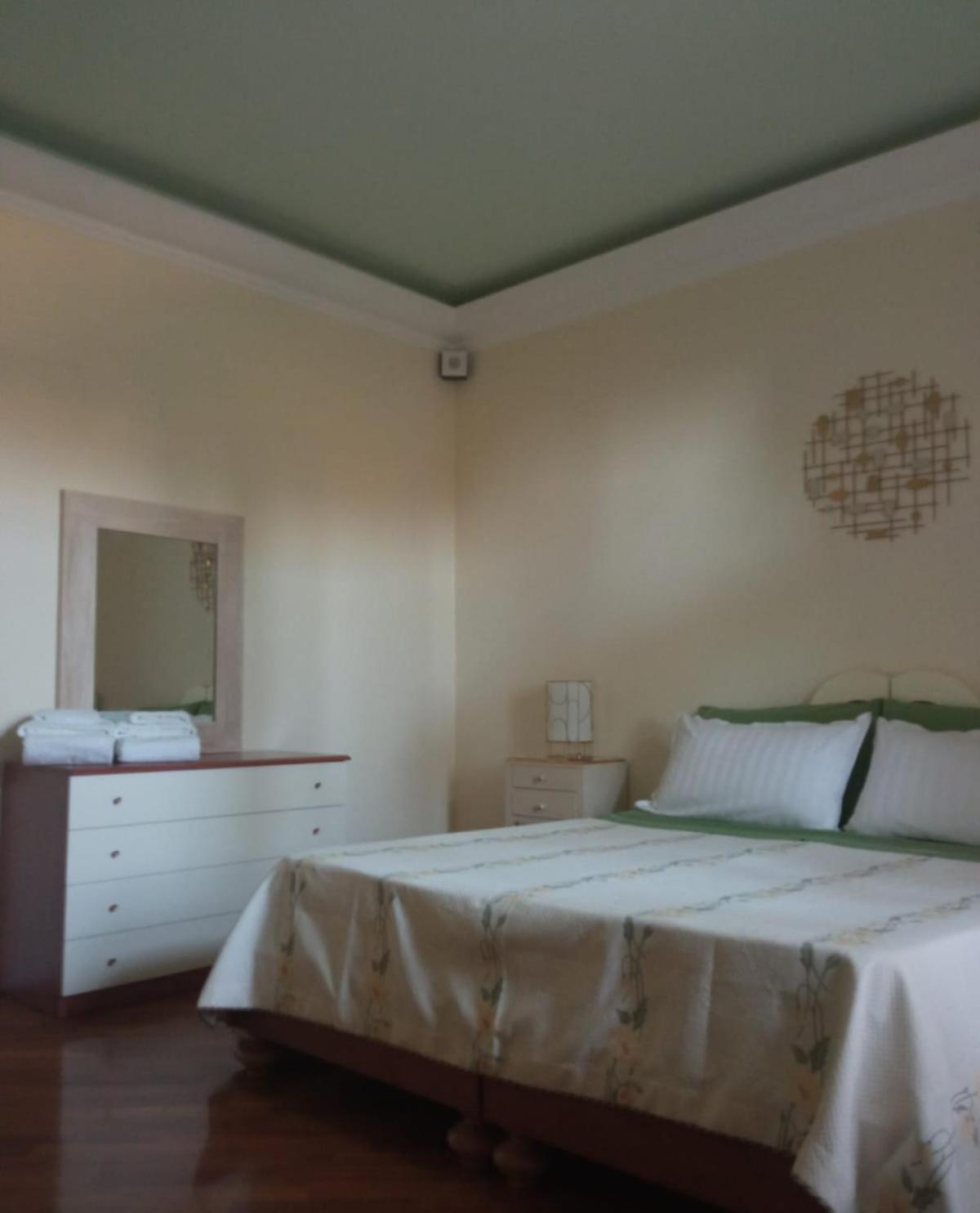 Two-Bedroom Apartment with Lake View photo 3