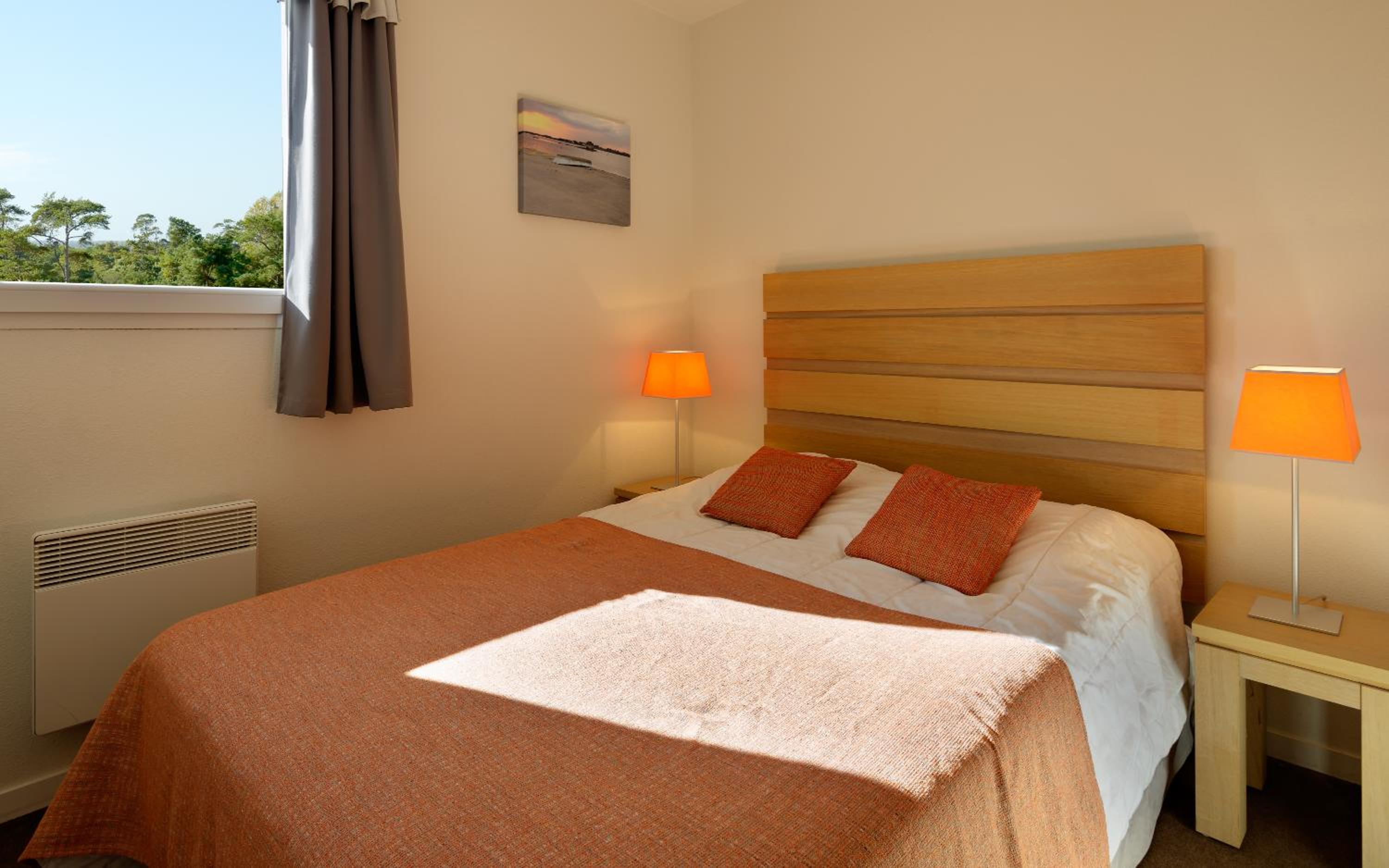 Two-Bedroom Apartment with Alcove (8 Adults) photo 3