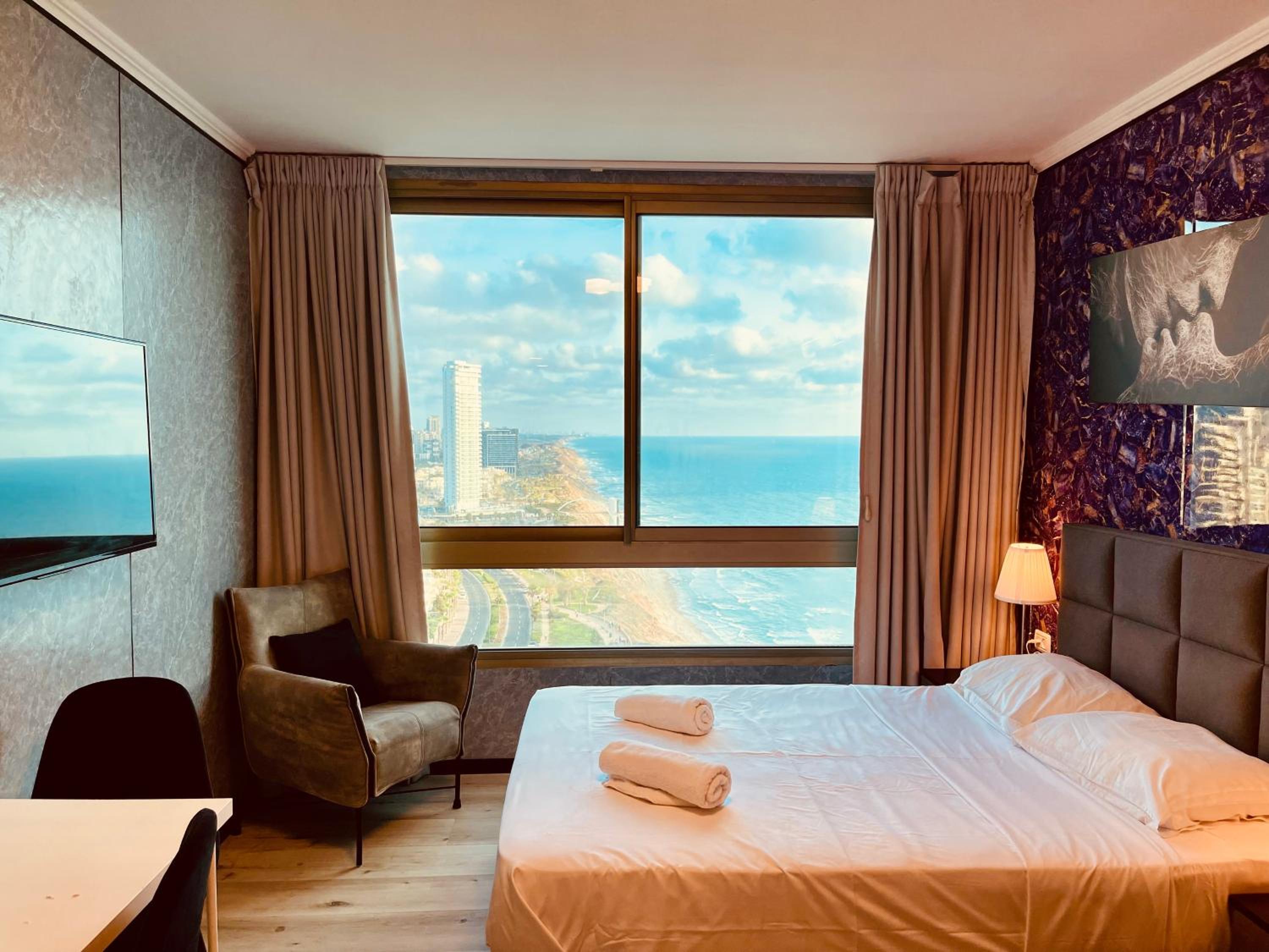 Studio Apartment with Sea View photo 3