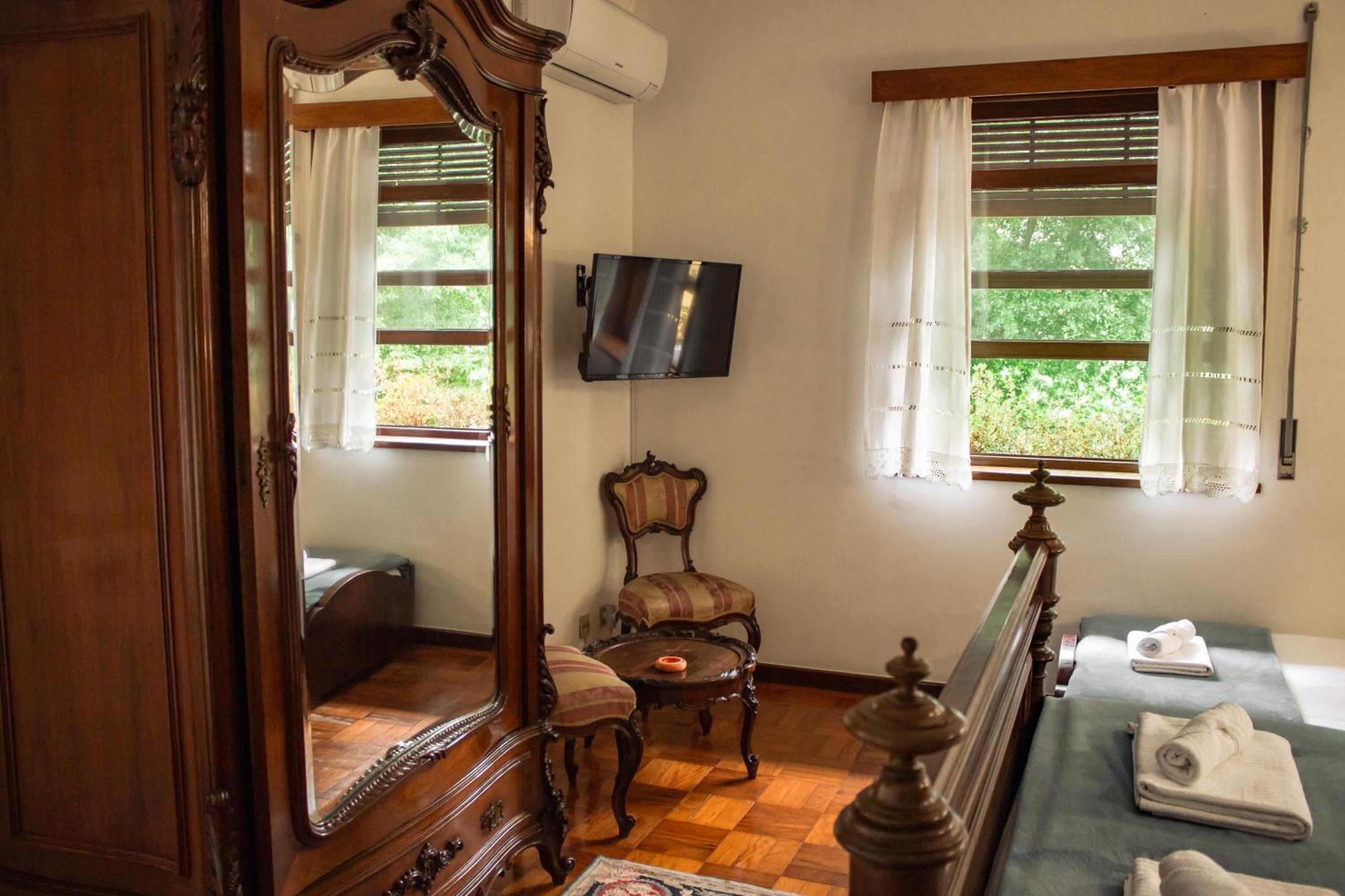 Triple Room with View - Photo 10