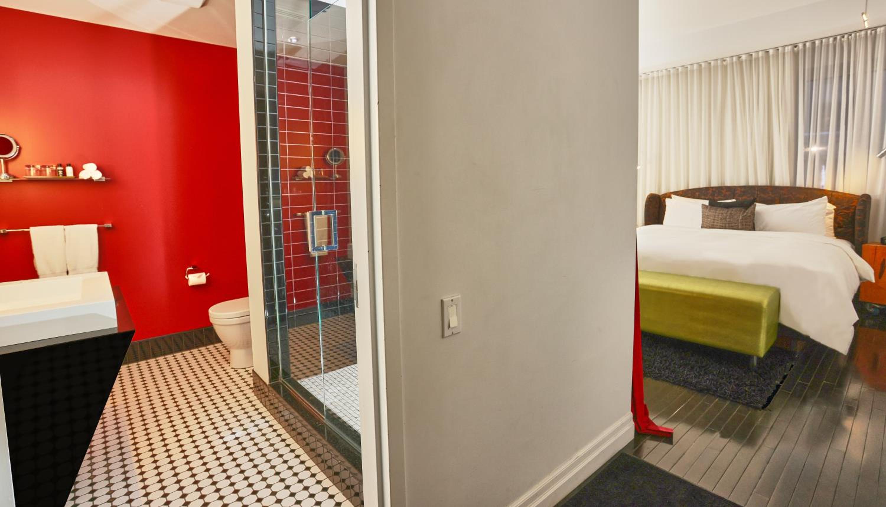 Standard Room, Queen or King thumbnail 5