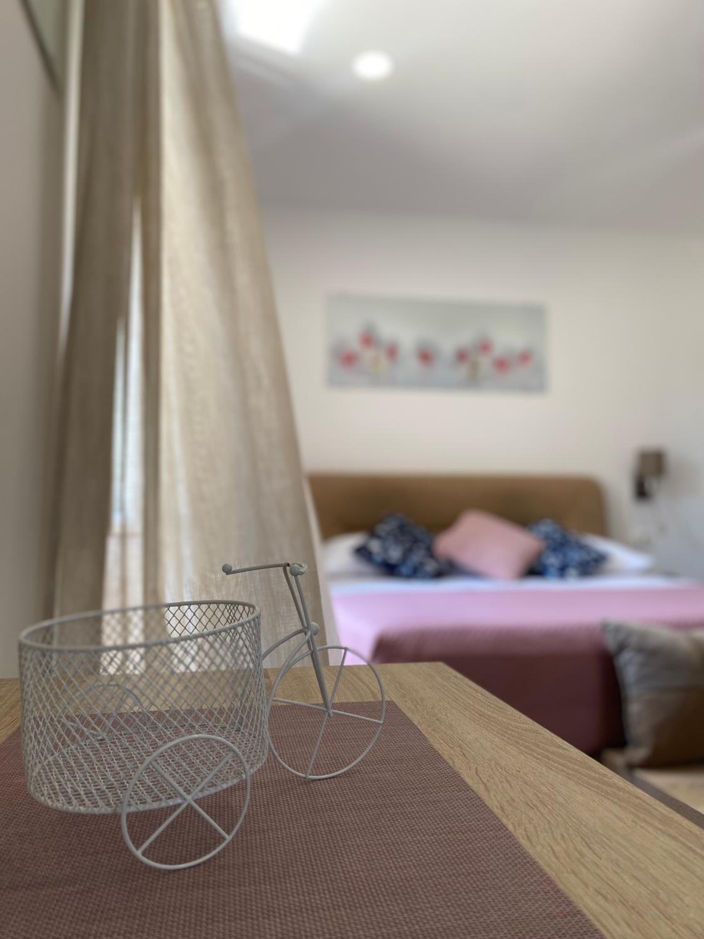Deluxe Double Room (2 Adults + 1 Child) photo 1