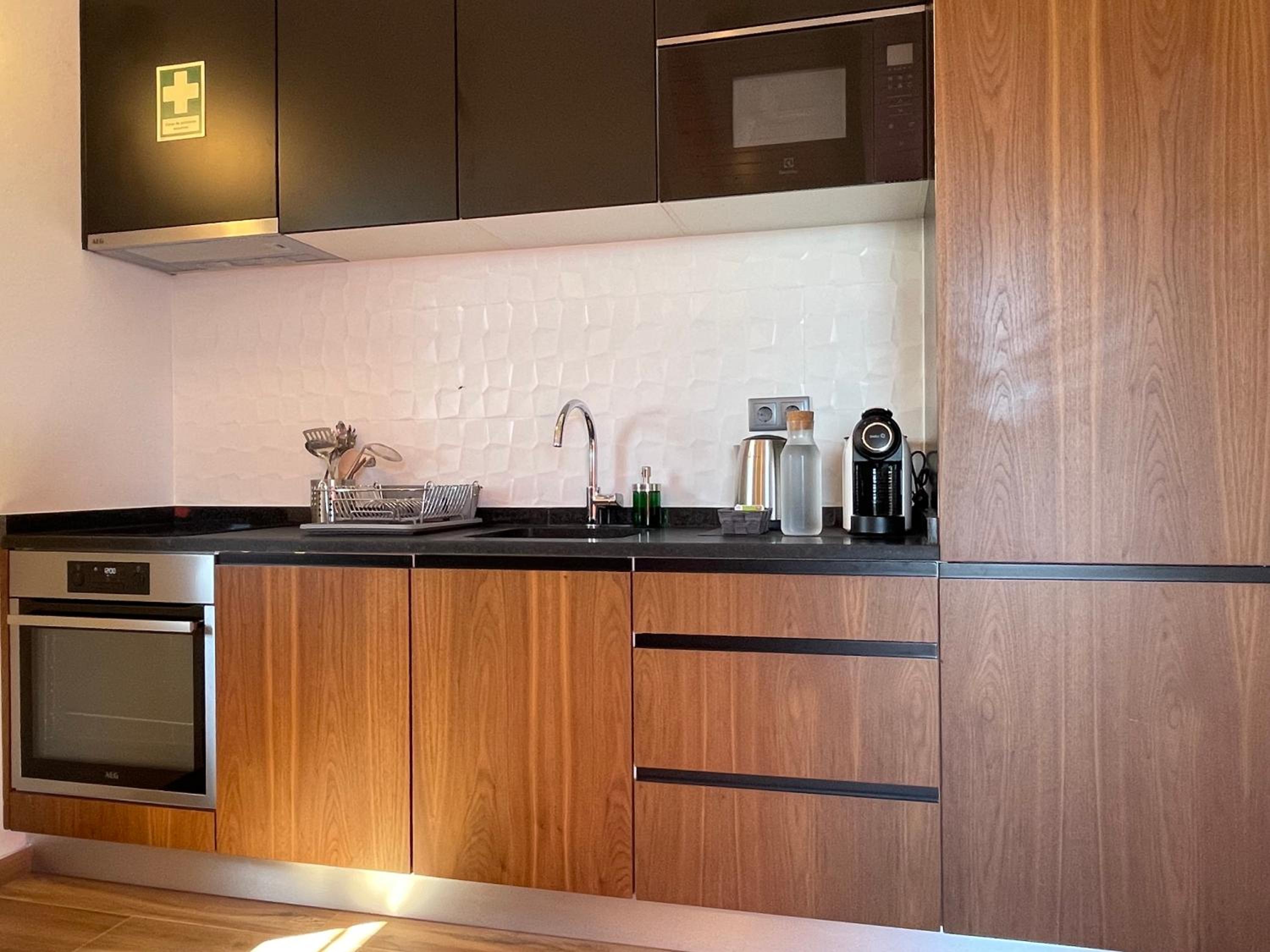 Apartment with Sea View - Photo 17