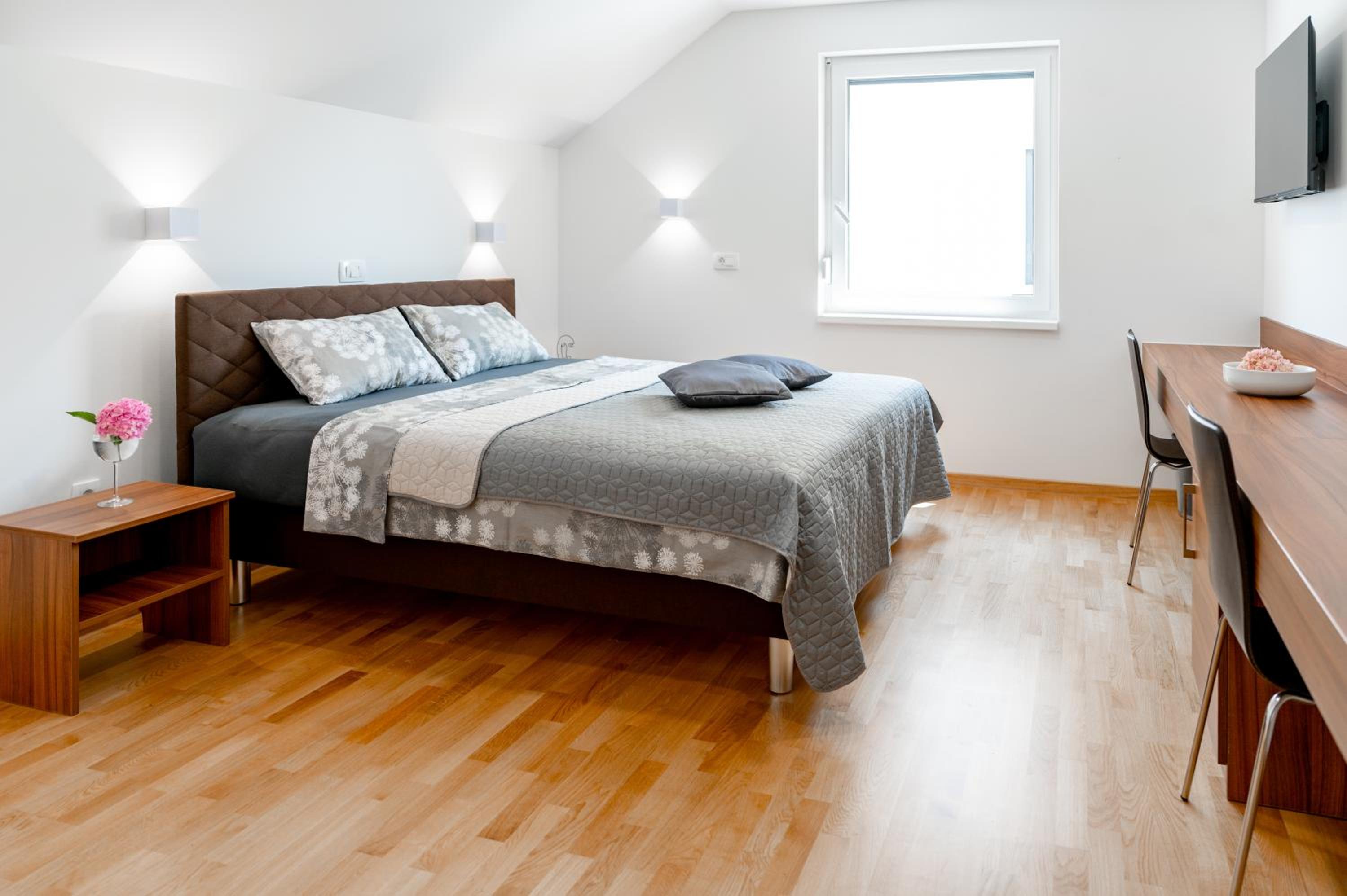 Triple Room with Bathroom - Photo 4