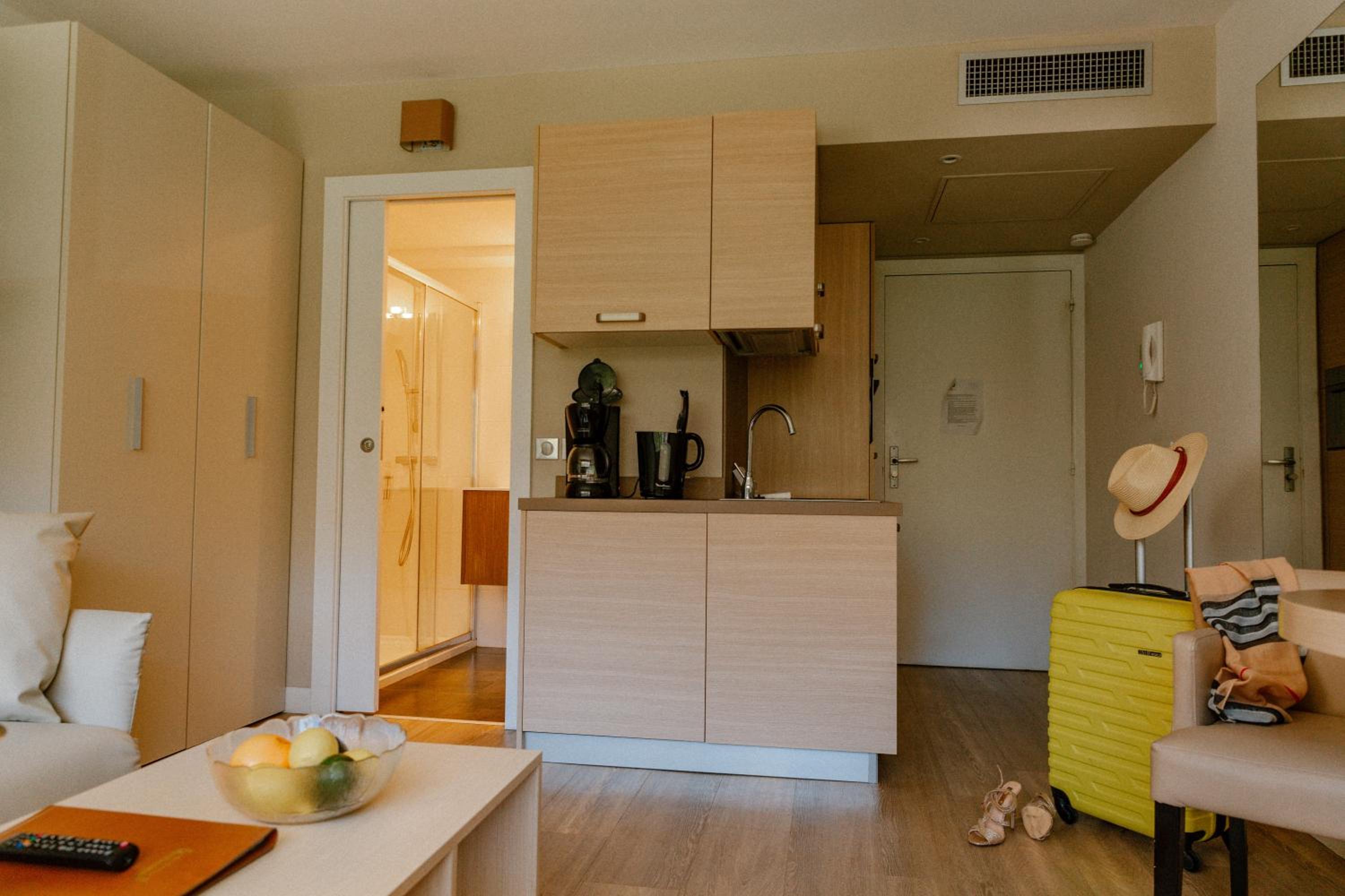 Studio (2 Adults) photo 2