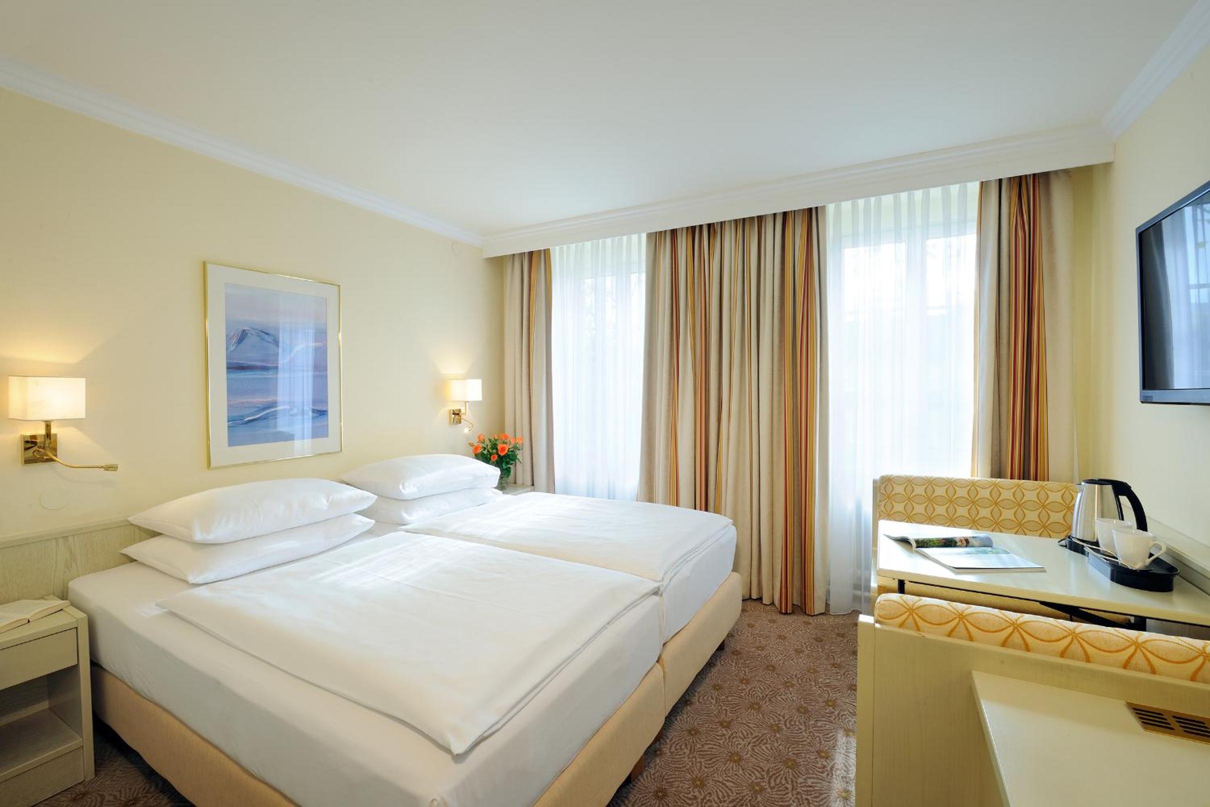 Double or Twin Room - Photo 22