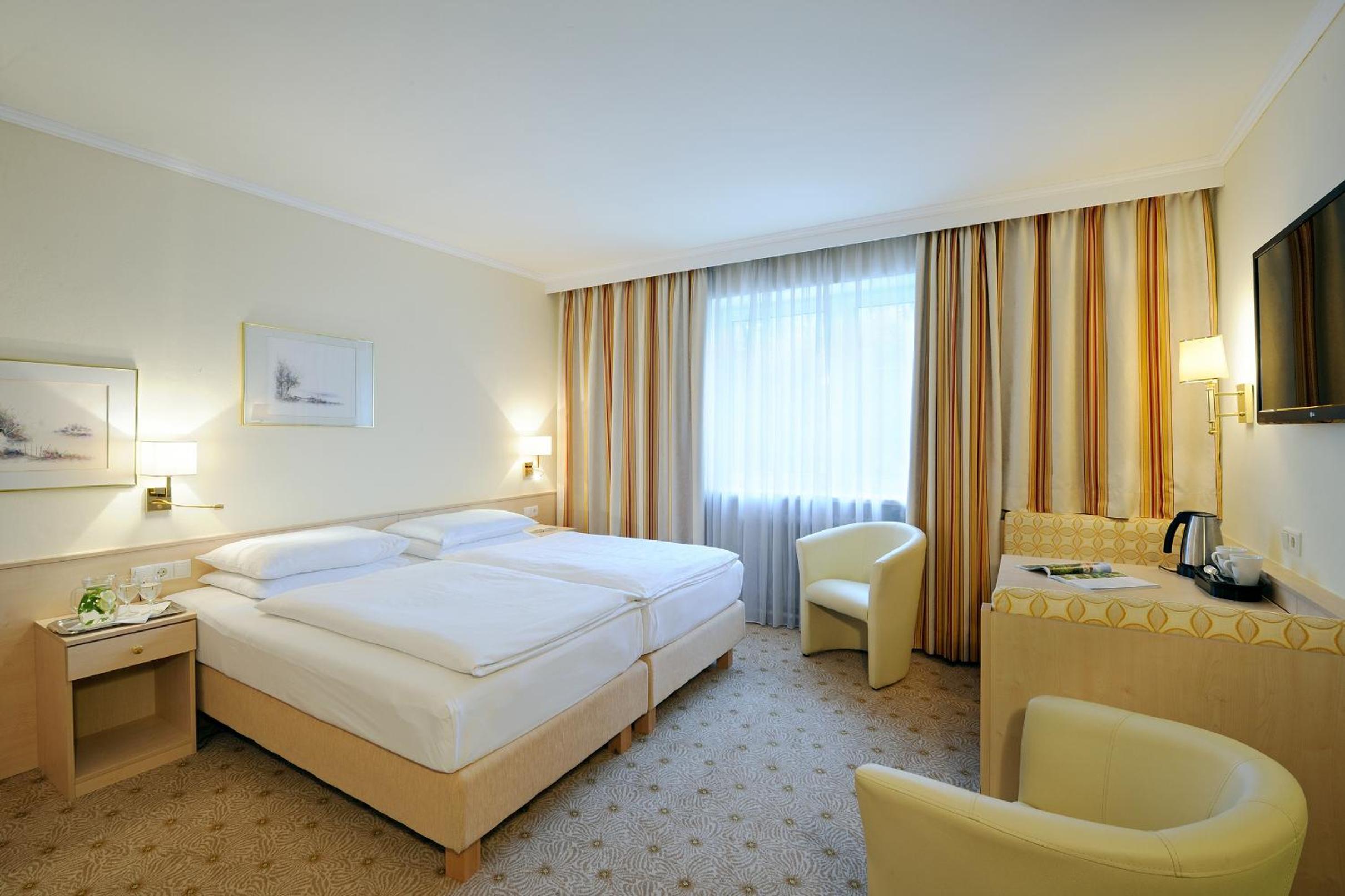 Double or Twin Room - Photo 16