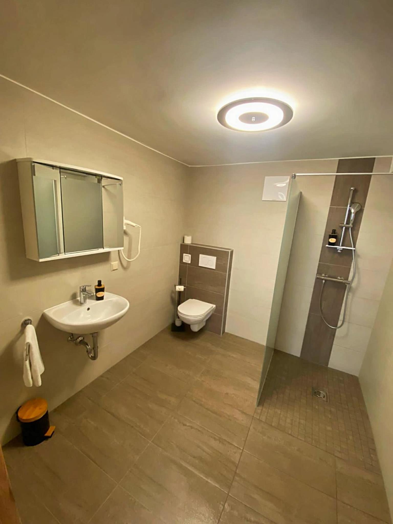 Double Room - Disability Access photo 3